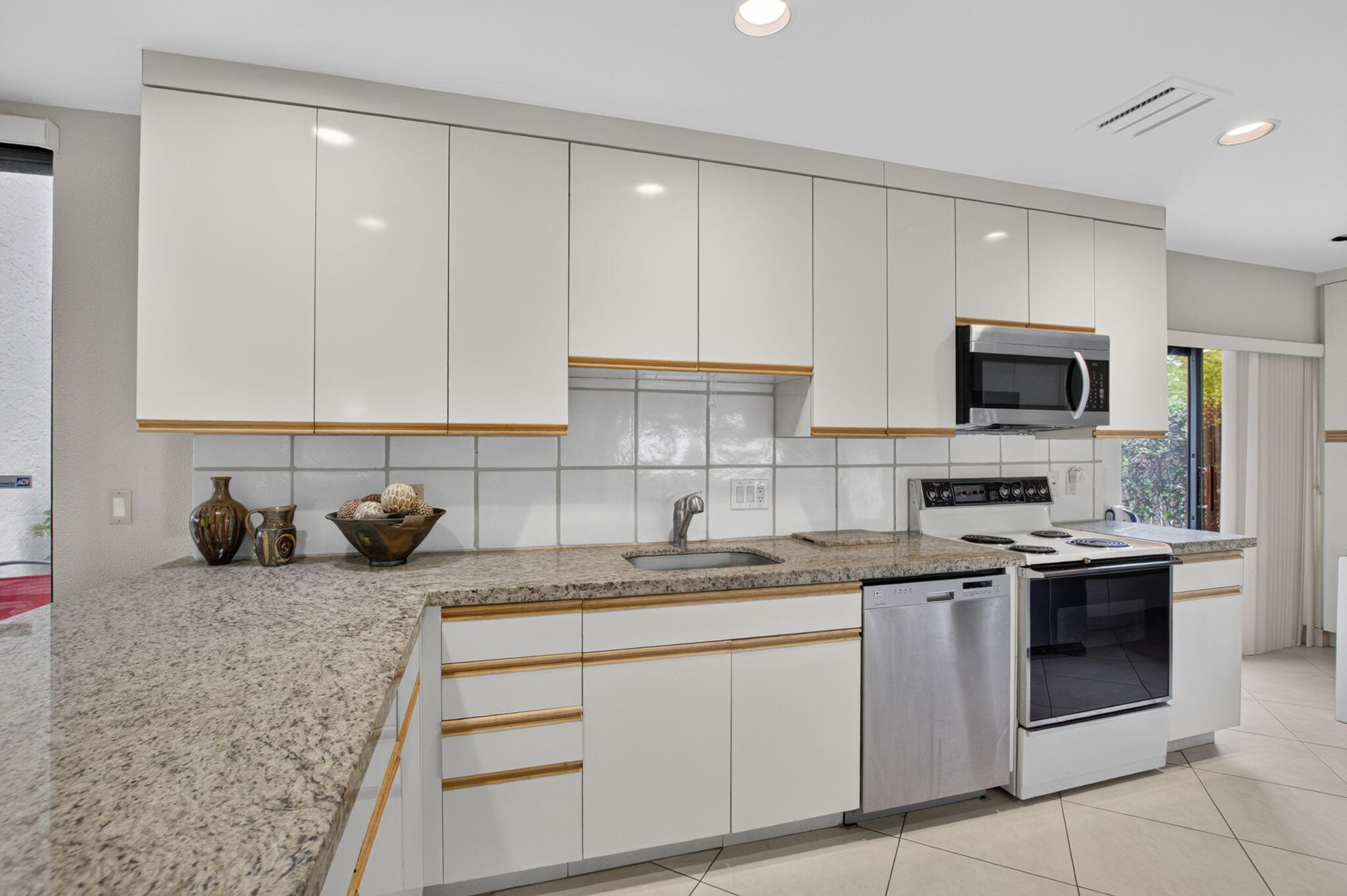 EASTGATE II AT HUNTERS RUN CONDO - Residential