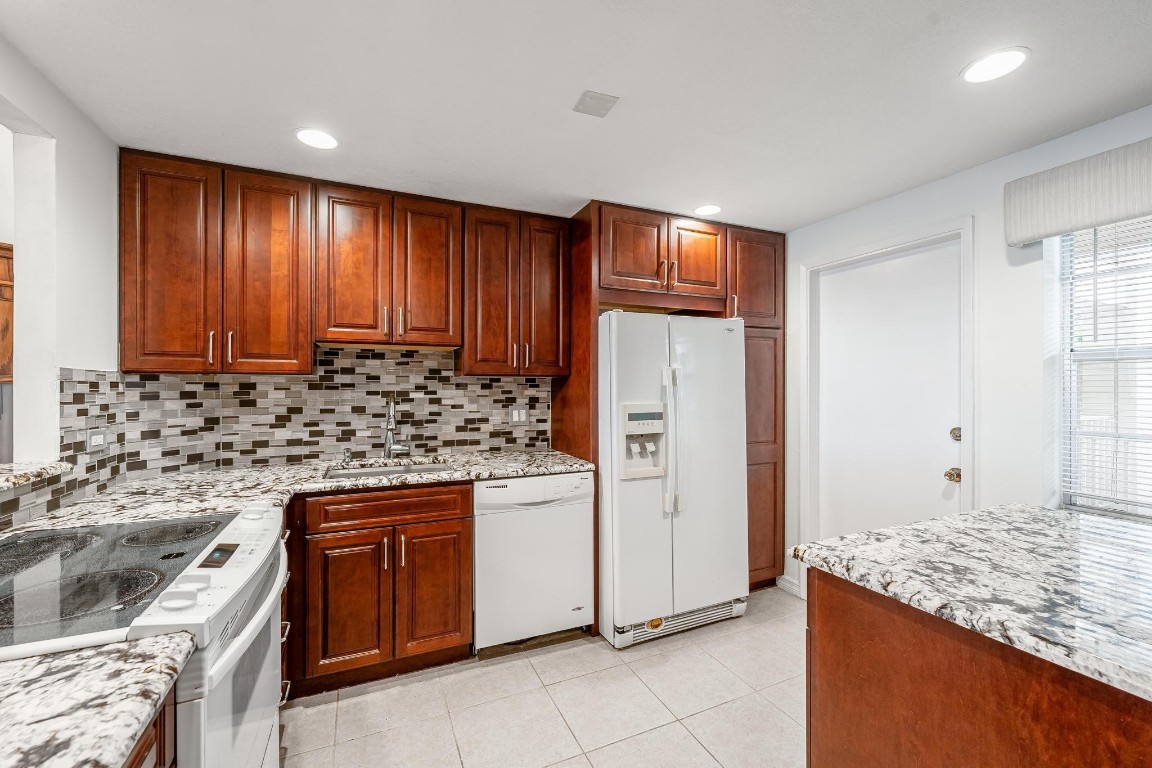 PALM AIRE - Residential