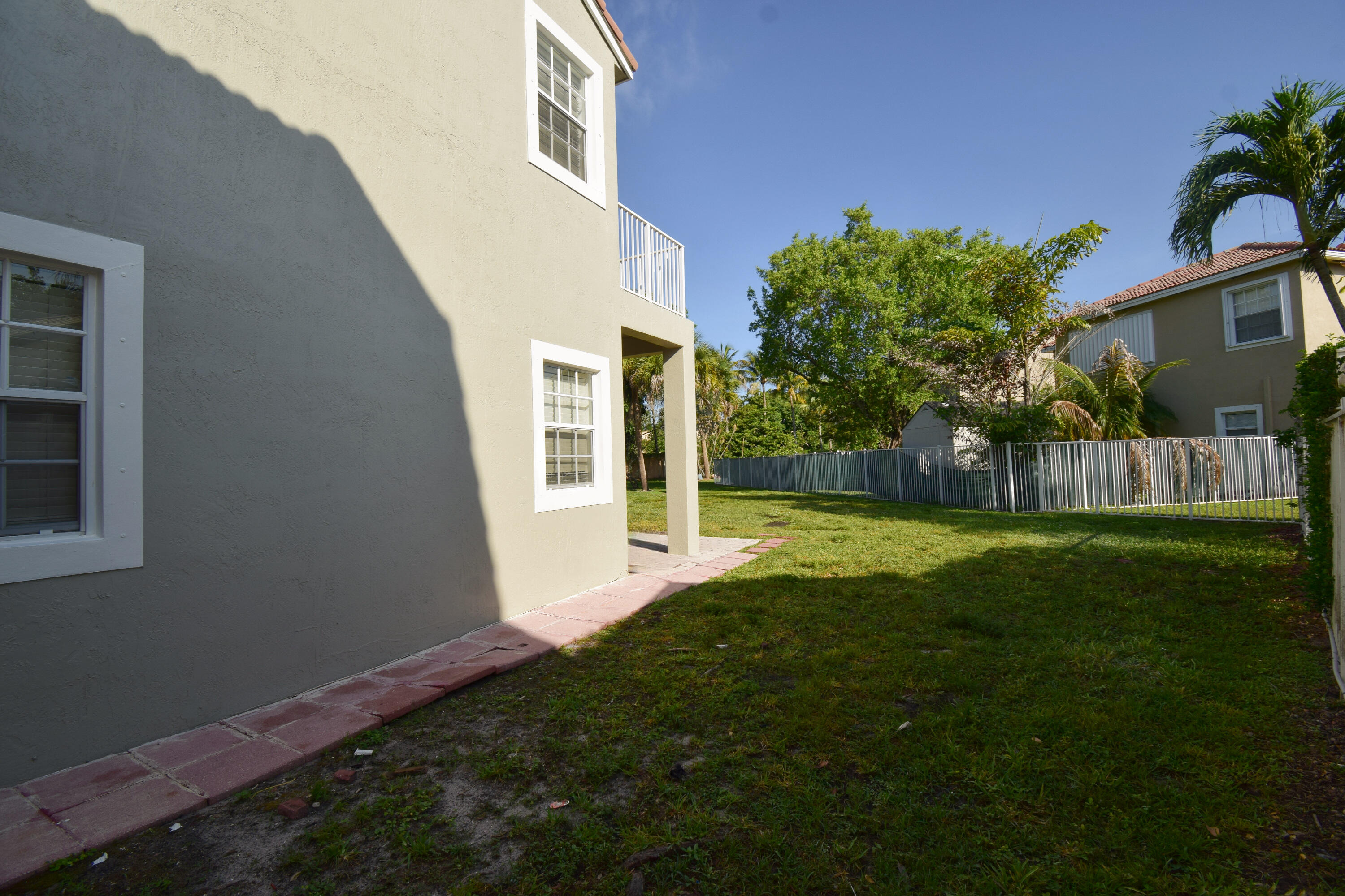 LAKEVIEW WEST - Residential Lease