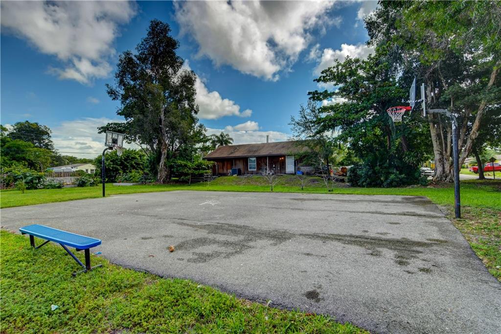Country Club Acres Add 05 - Residential