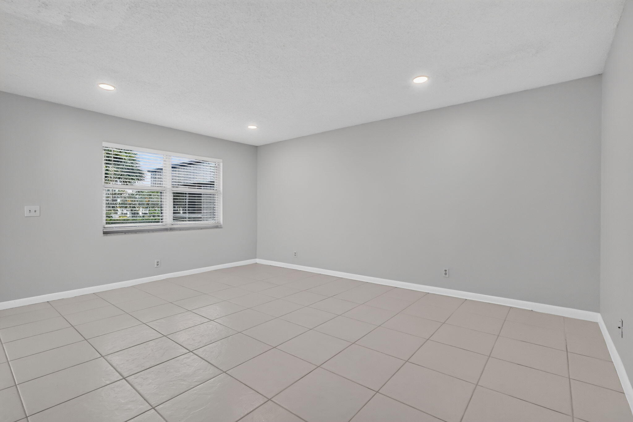 KINGS POINT BURGUNDY CONDOS - Residential