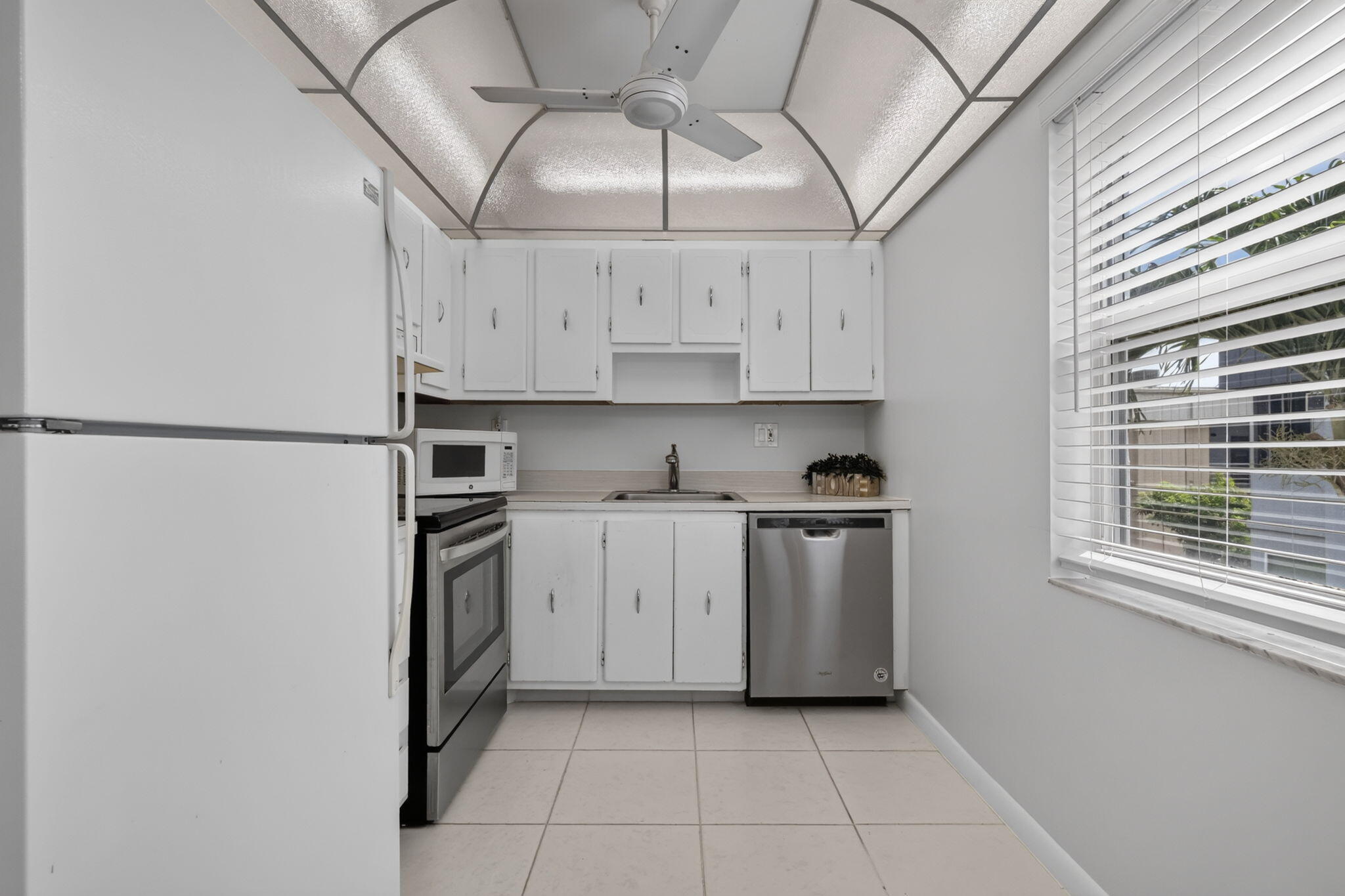 KINGS POINT BURGUNDY CONDOS - Residential