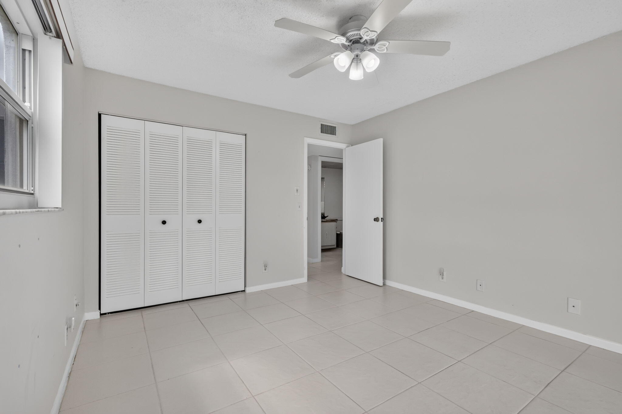 KINGS POINT BURGUNDY CONDOS - Residential