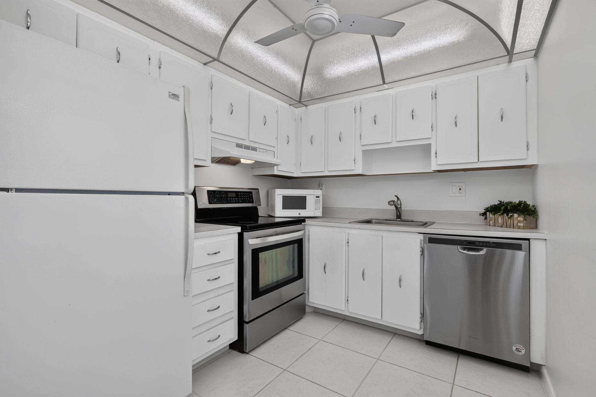 KINGS POINT BURGUNDY CONDOS - Residential