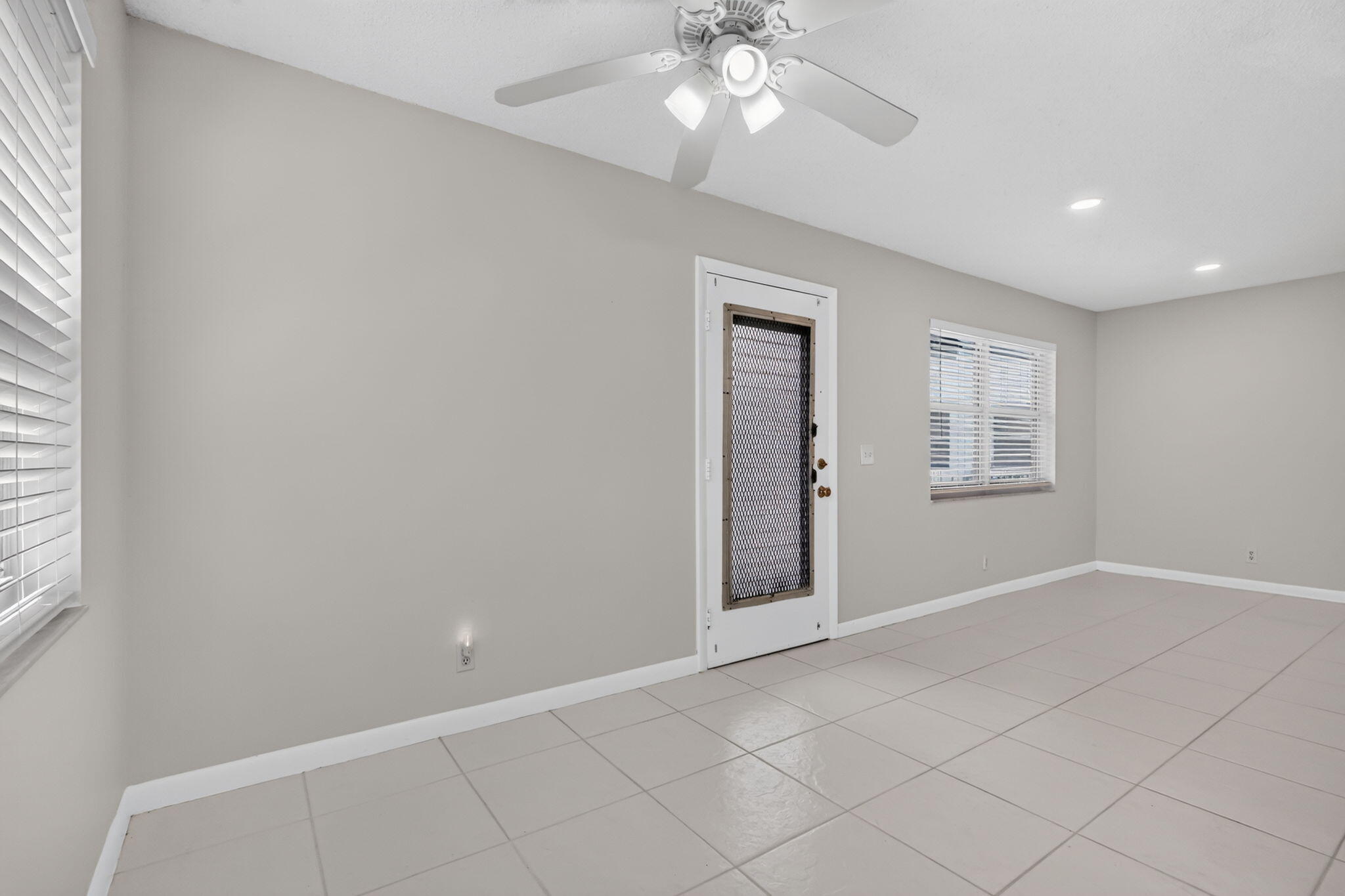 KINGS POINT BURGUNDY CONDOS - Residential