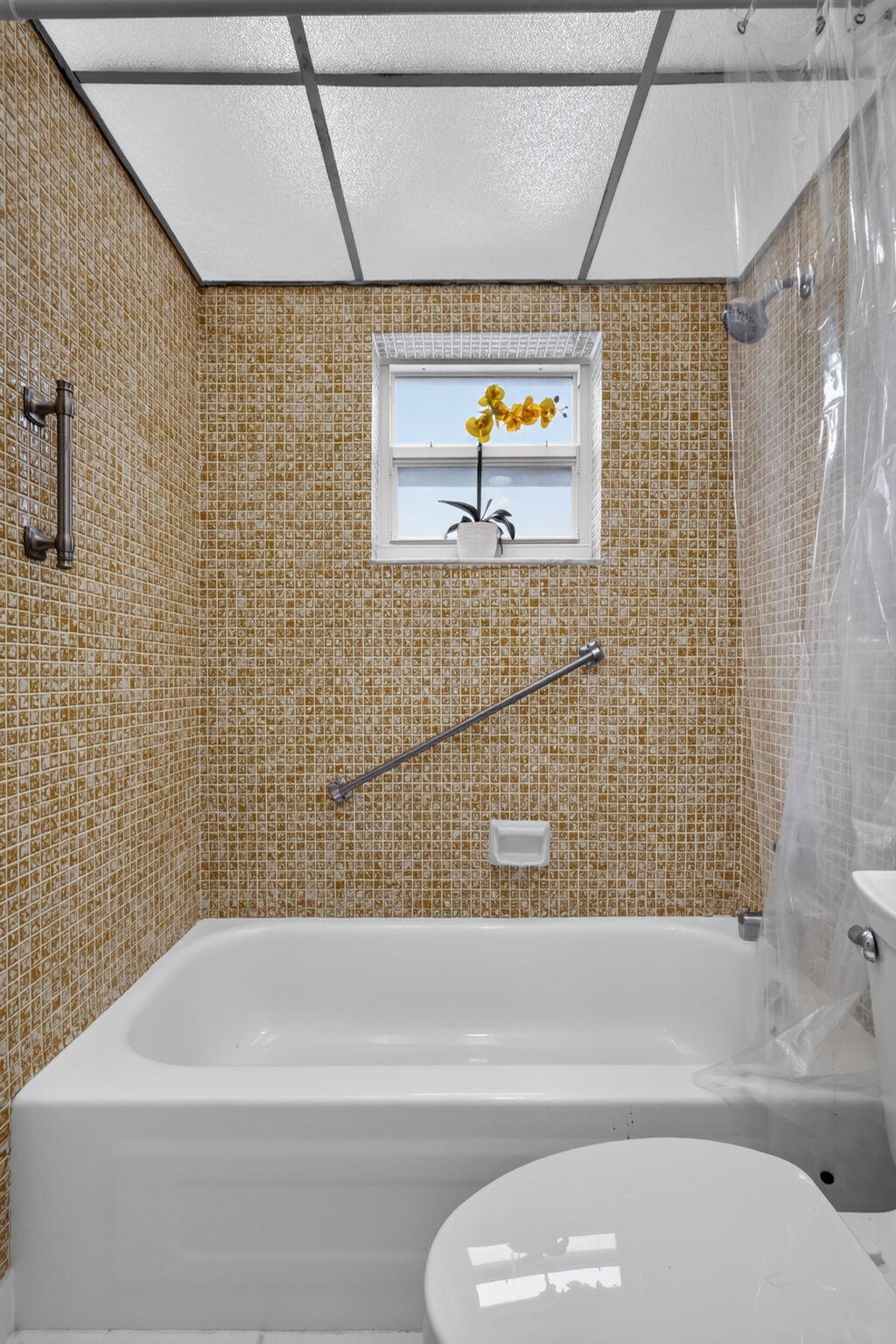 KINGS POINT BURGUNDY CONDOS - Residential