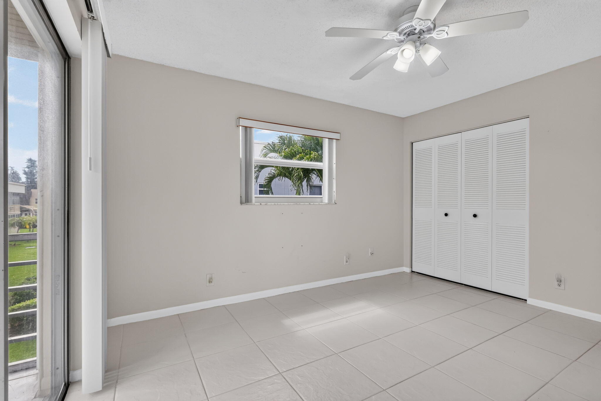 KINGS POINT BURGUNDY CONDOS - Residential