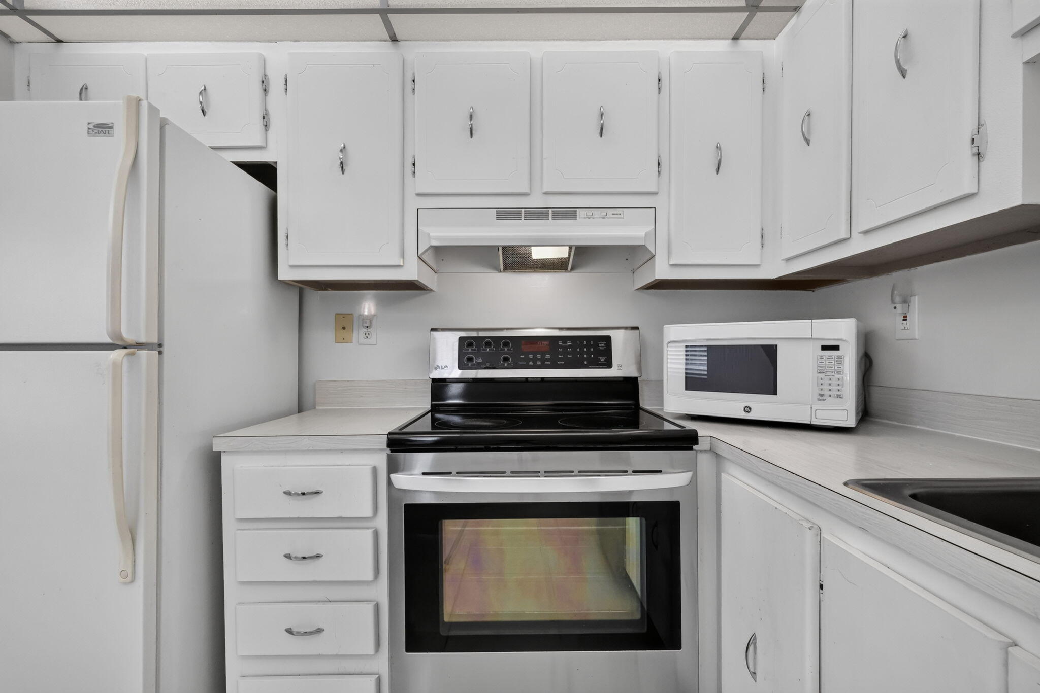 KINGS POINT BURGUNDY CONDOS - Residential