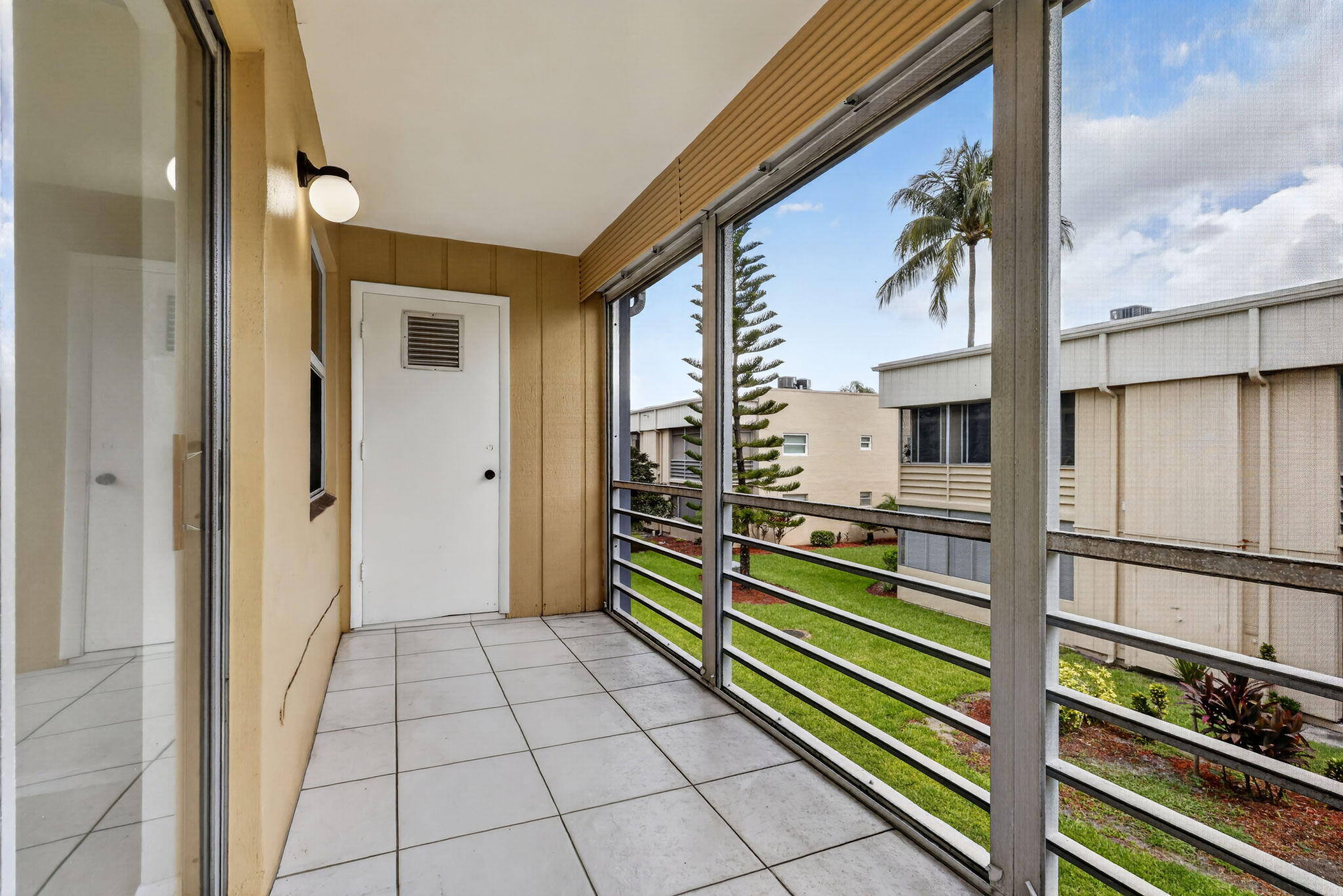 KINGS POINT BURGUNDY CONDOS - Residential