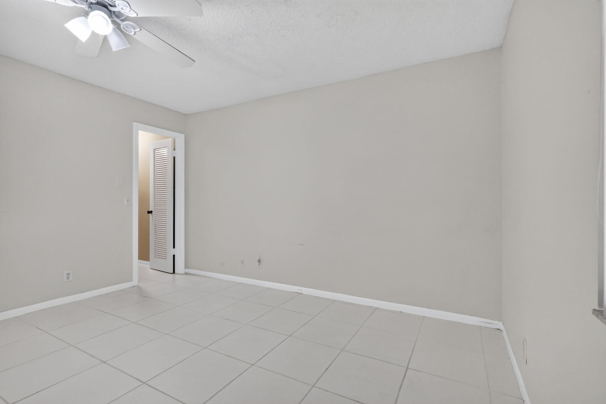 KINGS POINT BURGUNDY CONDOS - Residential