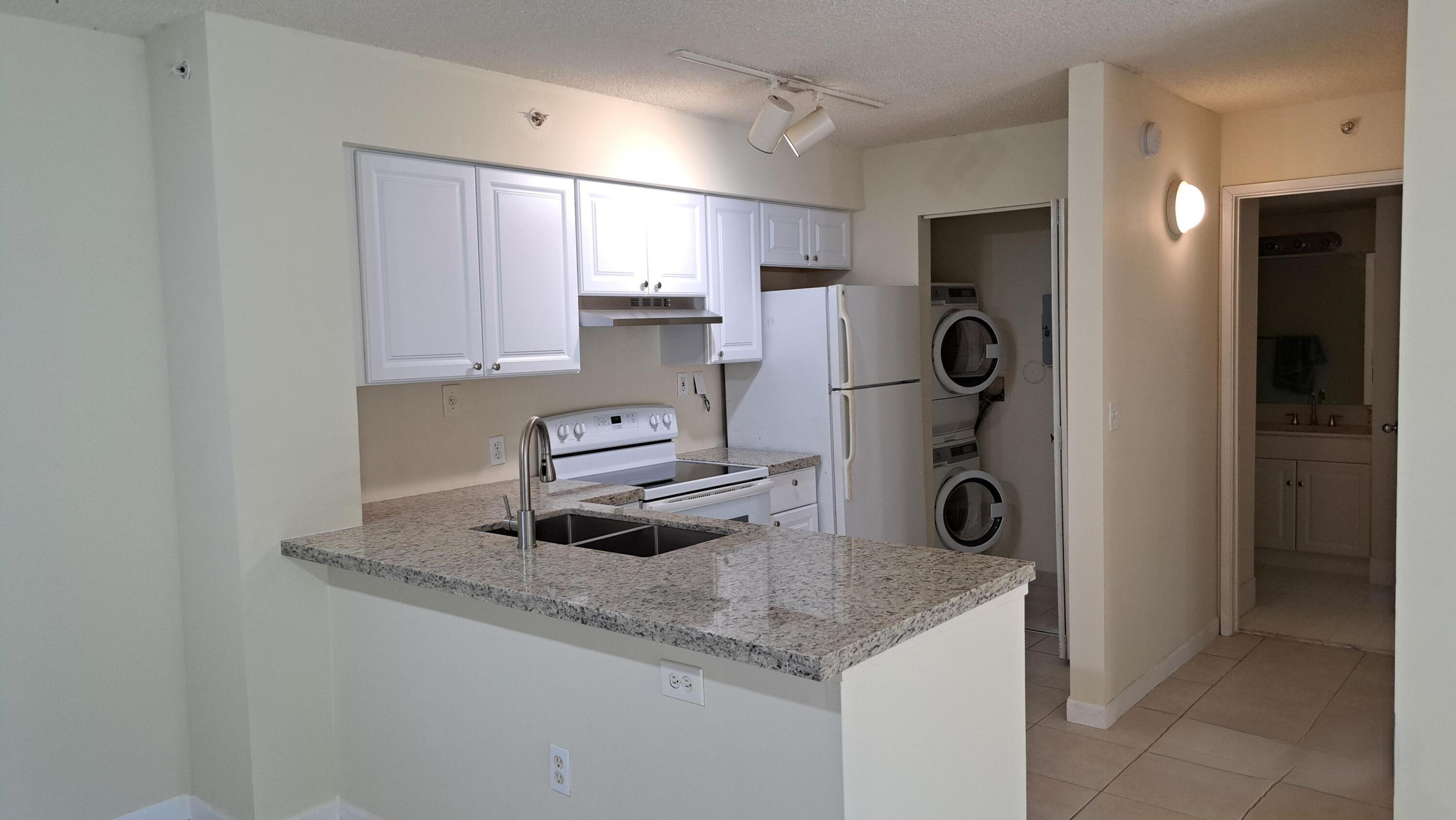ST ANDREWS AT BOYNTON BEA - Residential Lease