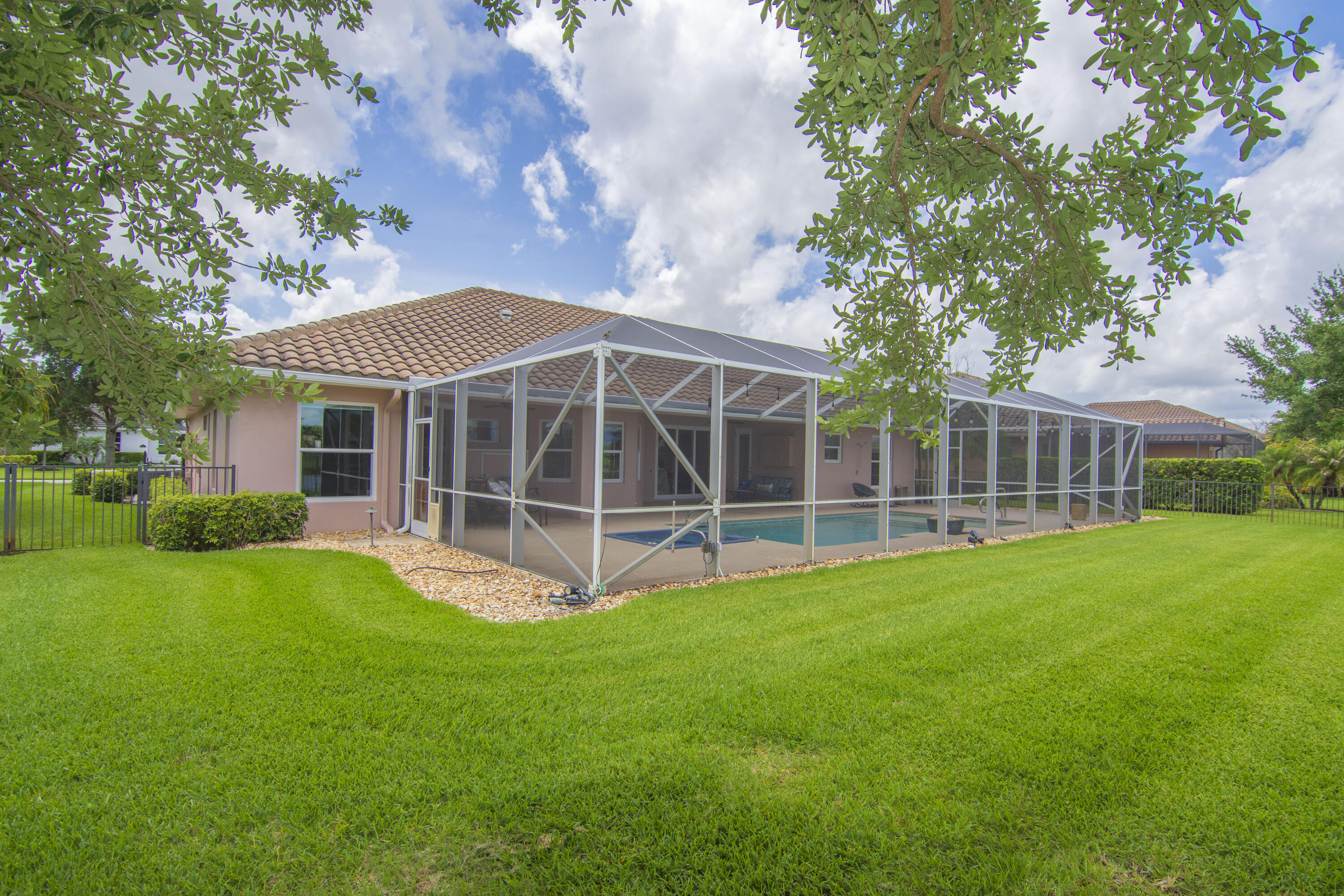 STONEY BROOK FARM - Residential