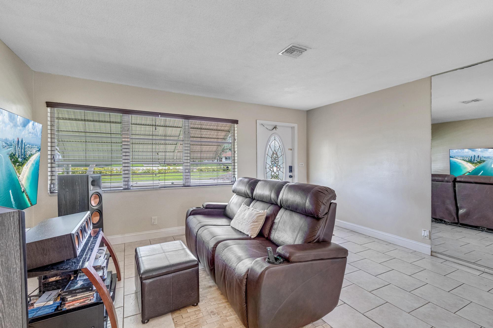 TAMARAC LAKES NORTH 3RD SEC - Residential