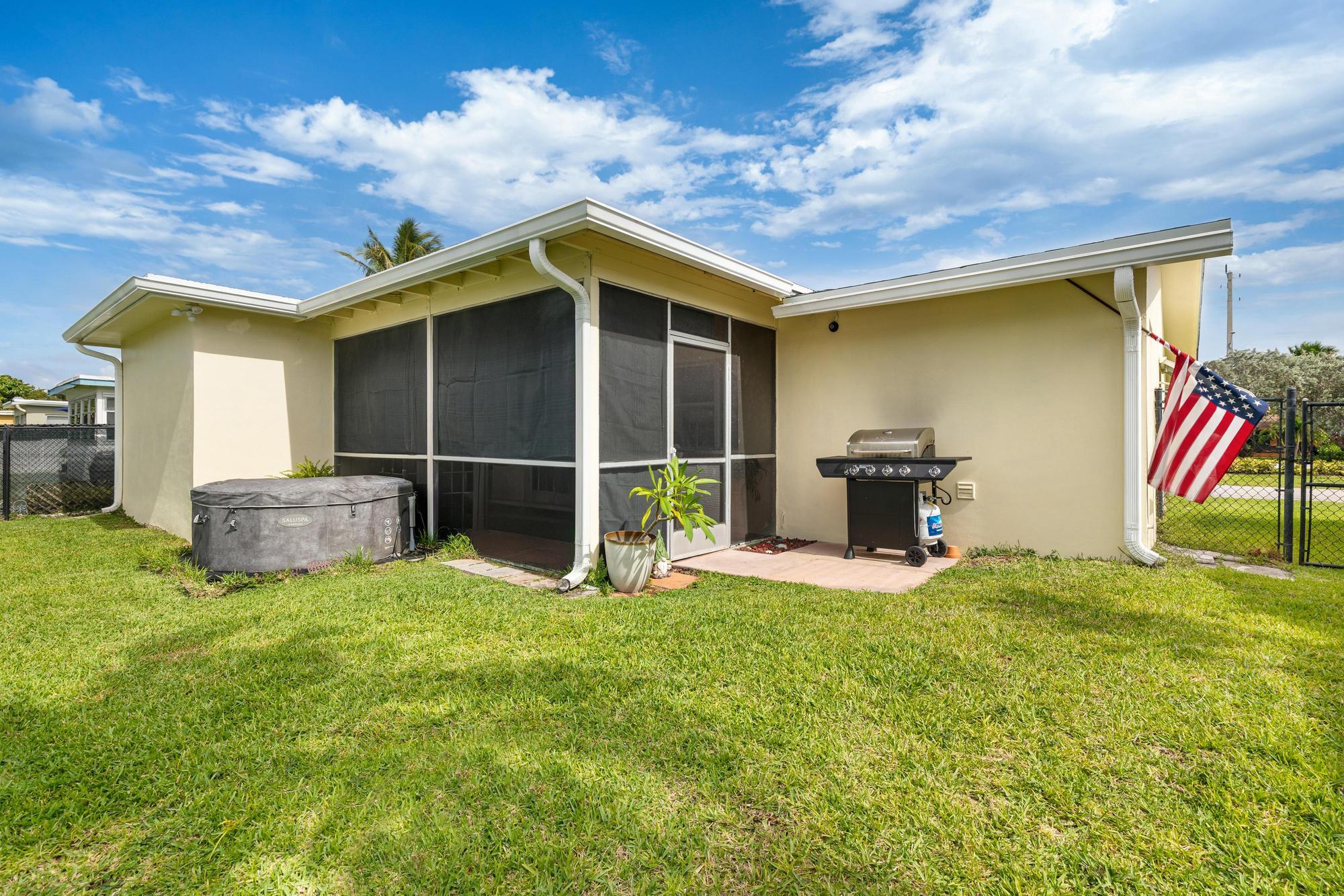 TAMARAC LAKES NORTH 3RD SEC - Residential