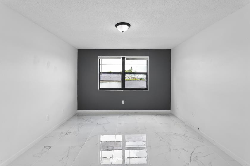 TAMARAC GARDENS CONDOMINIUM NO 5 - Residential
