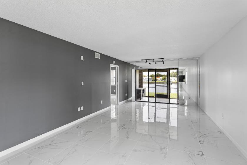 TAMARAC GARDENS CONDOMINIUM NO 5 - Residential
