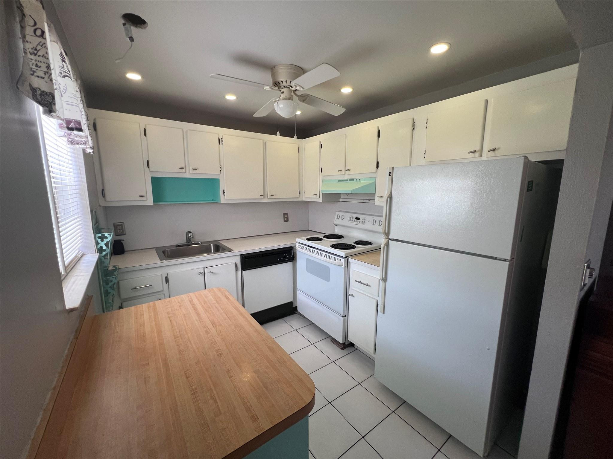 KINGS POINT BRITTANY CONDOS - Residential