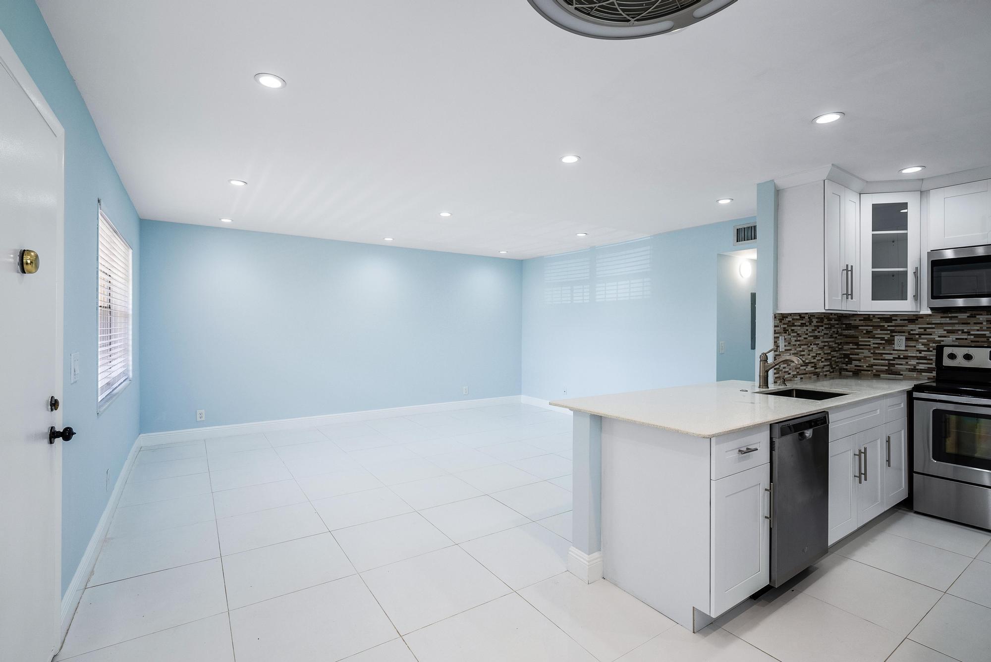 KINGS POINT CAPRI CONDOS - Residential Lease