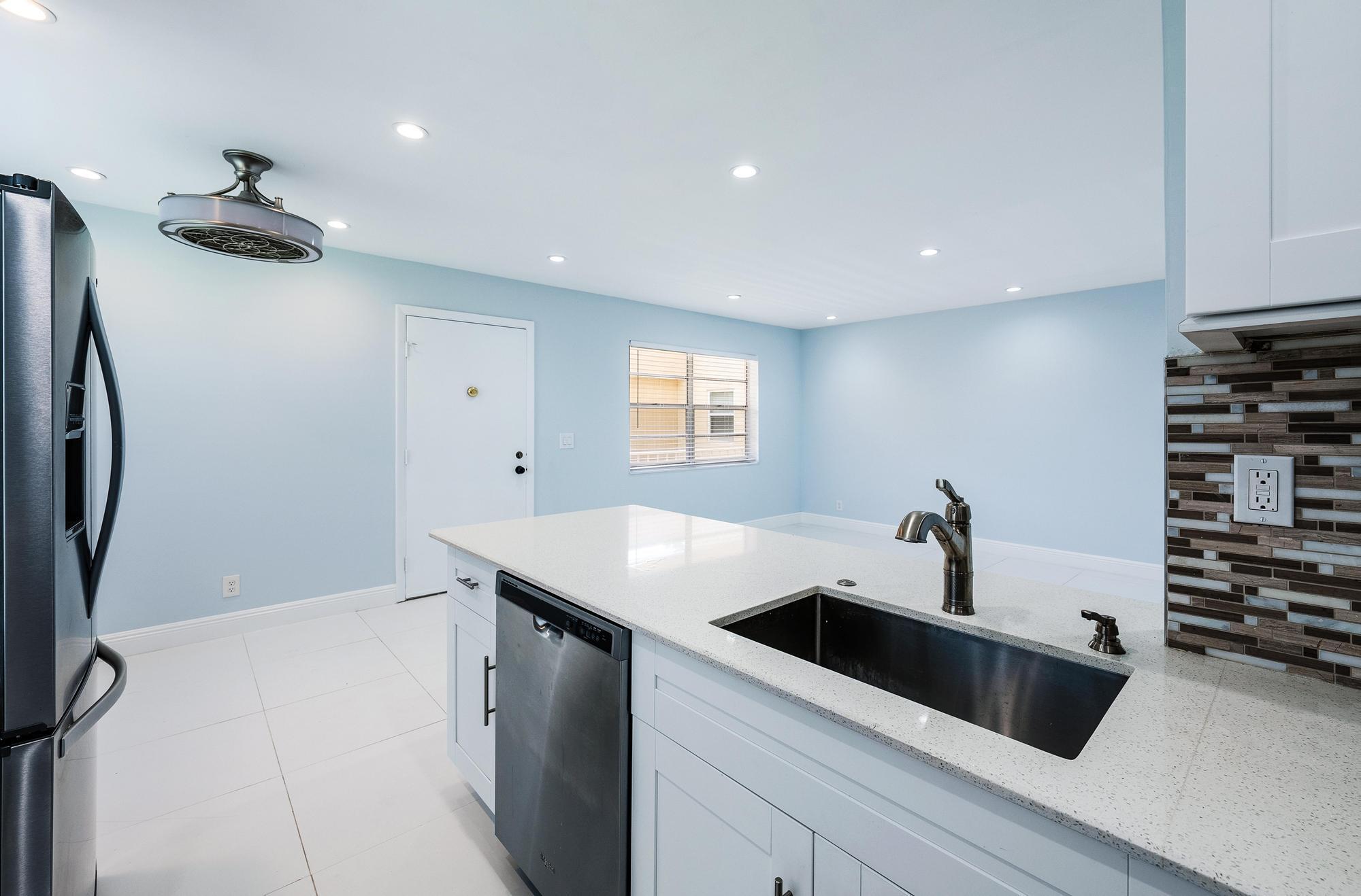 KINGS POINT CAPRI CONDOS - Residential Lease