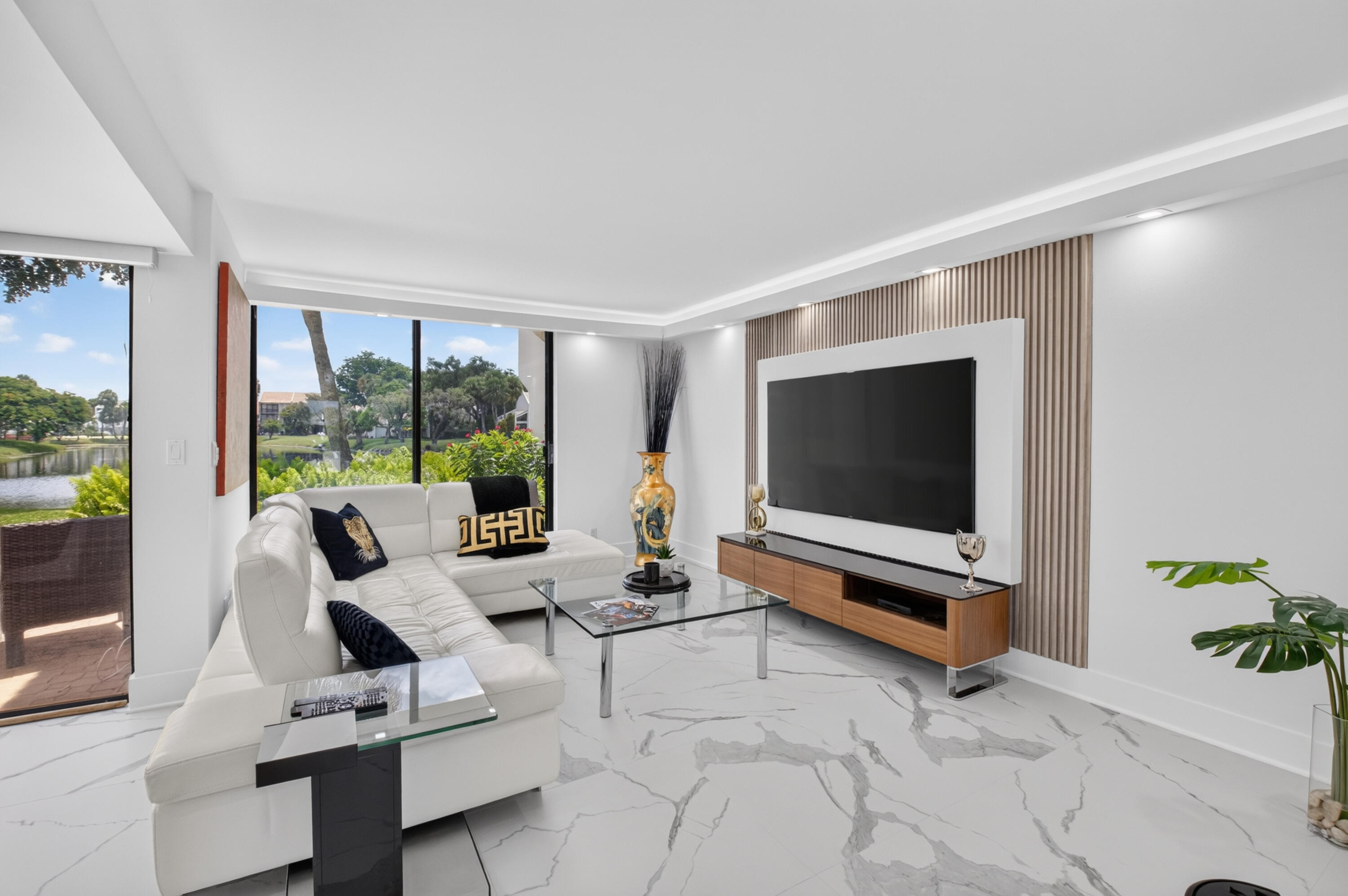 BRIDGEWOOD TOWNHOUSE CONDO - Residential