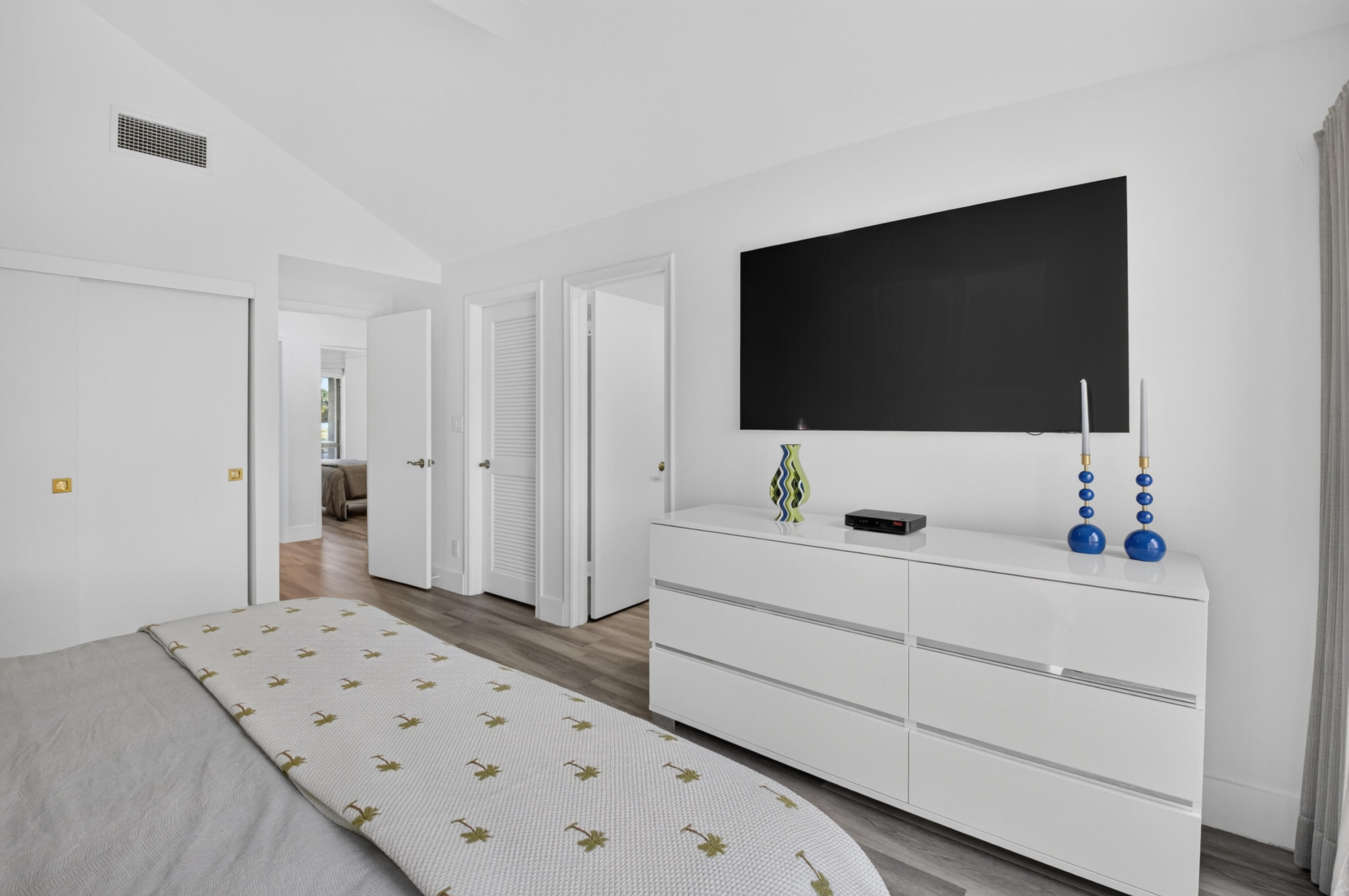 BRIDGEWOOD TOWNHOUSE CONDO - Residential