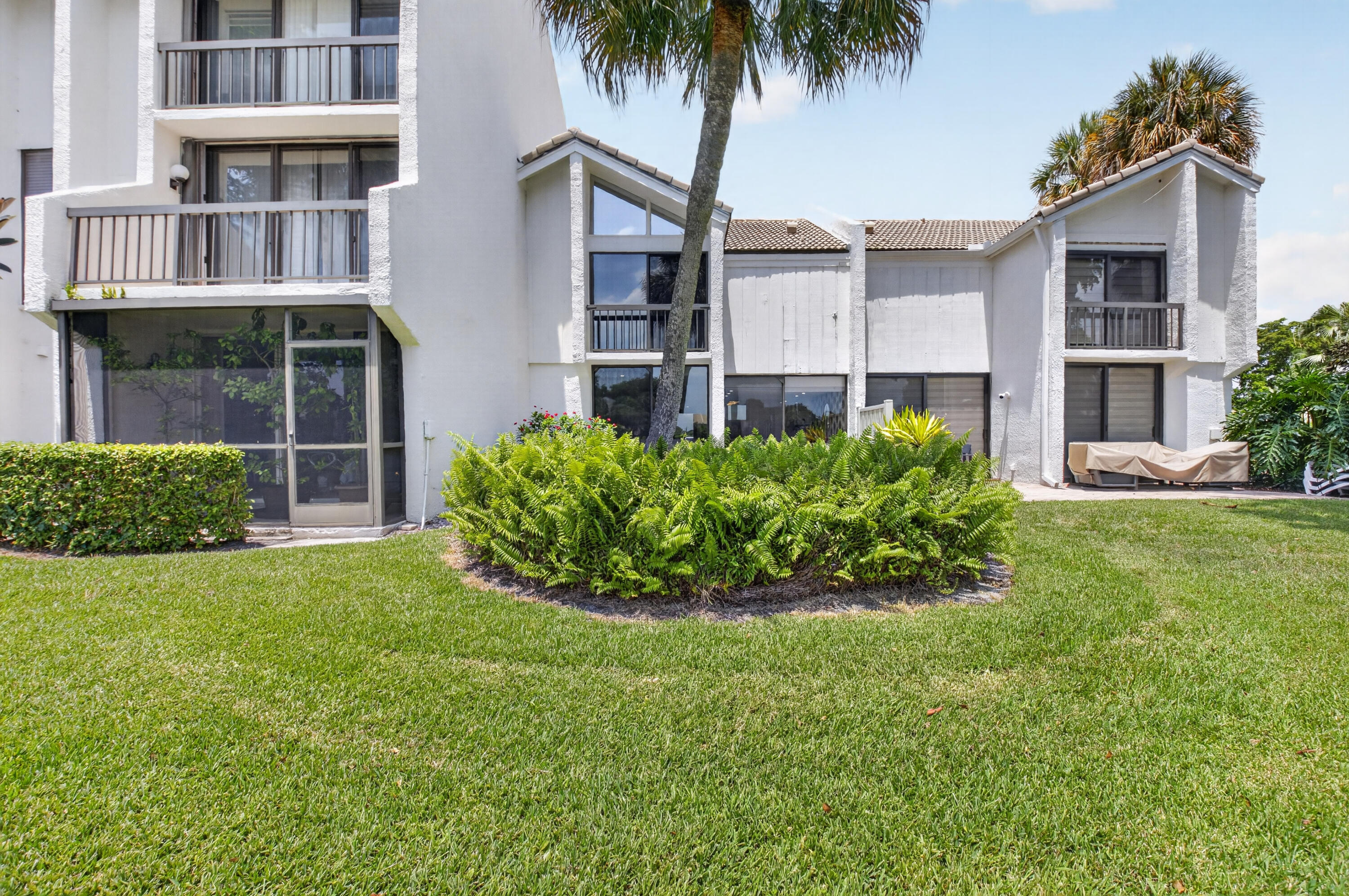 BRIDGEWOOD TOWNHOUSE CONDO - Residential