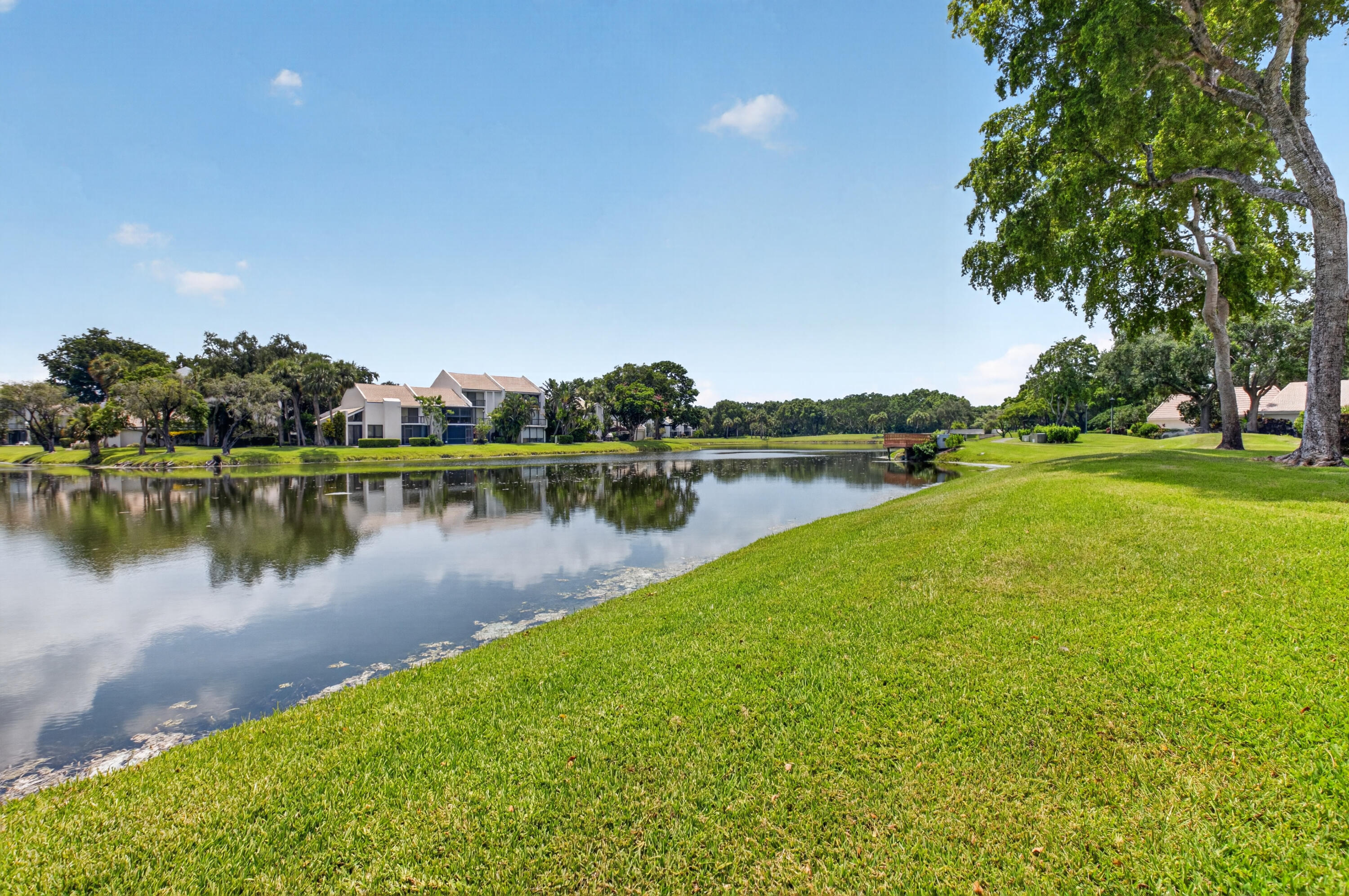 BRIDGEWOOD TOWNHOUSE CONDO - Residential