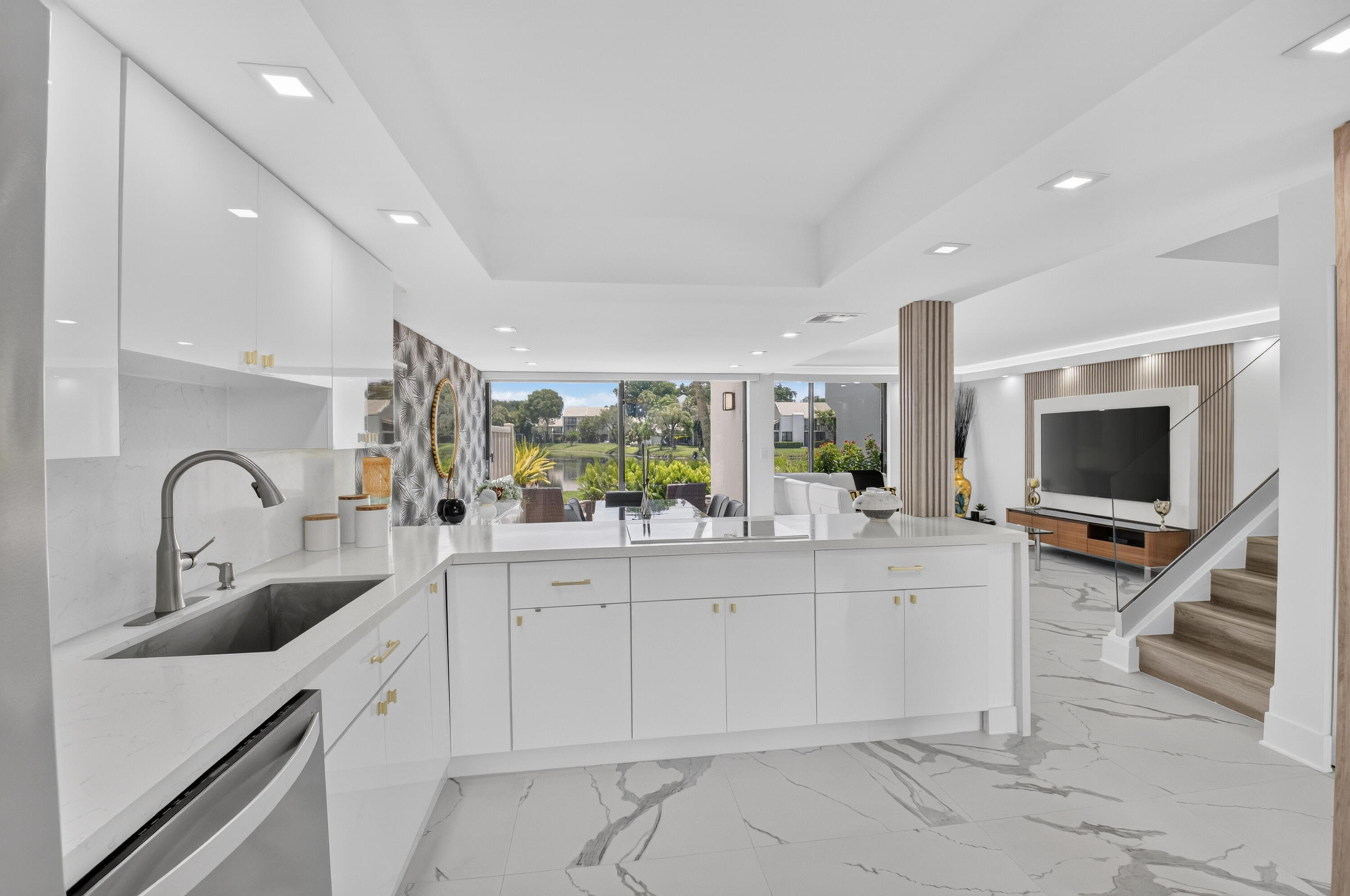 BRIDGEWOOD TOWNHOUSE CONDO - Residential