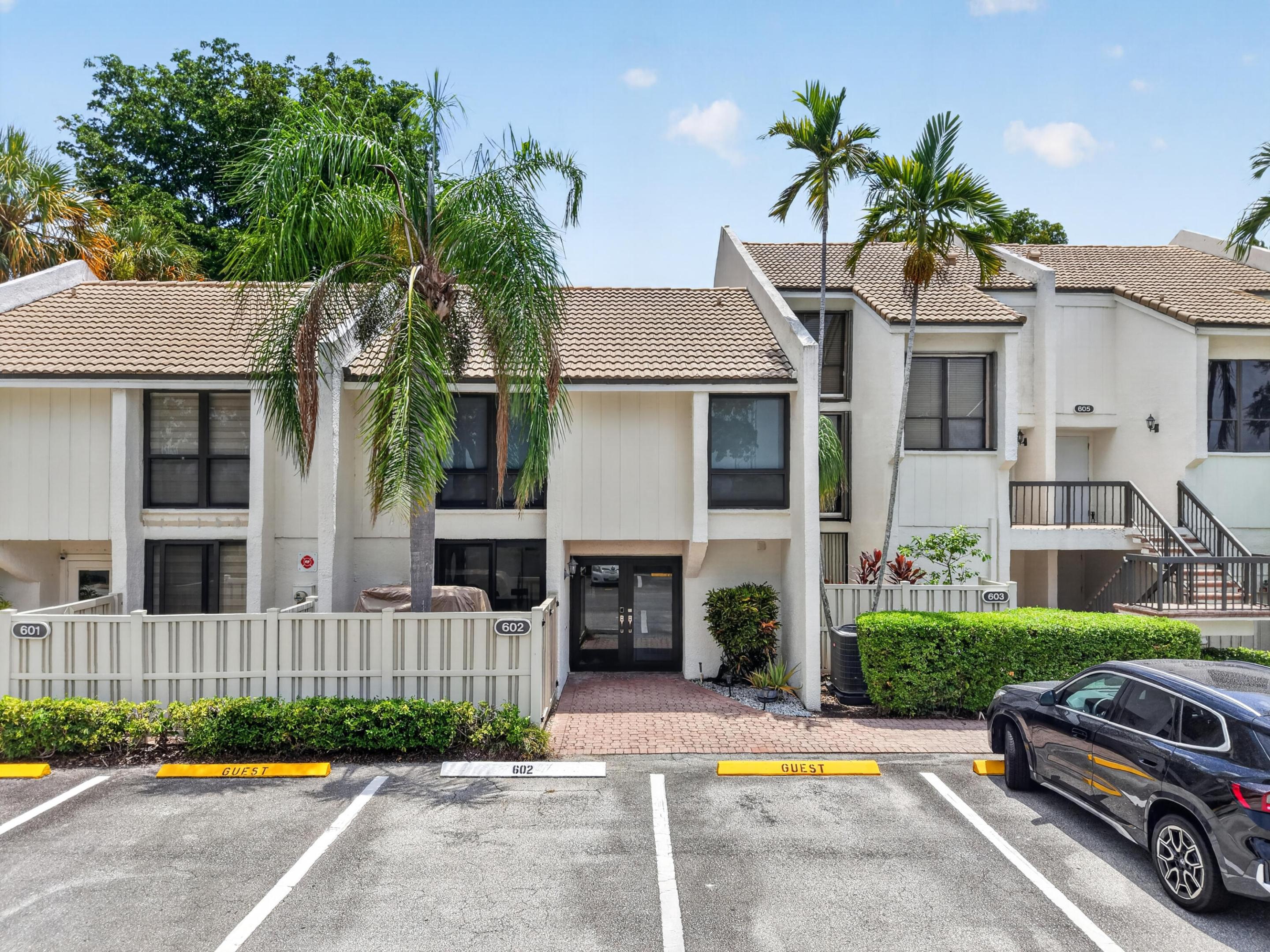 BRIDGEWOOD TOWNHOUSE CONDO - Residential