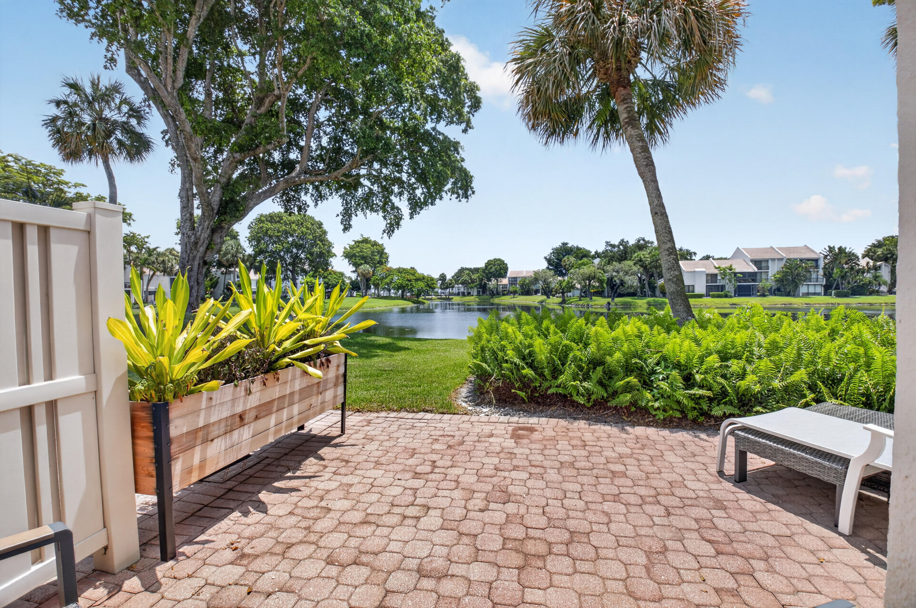 BRIDGEWOOD TOWNHOUSE CONDO - Residential