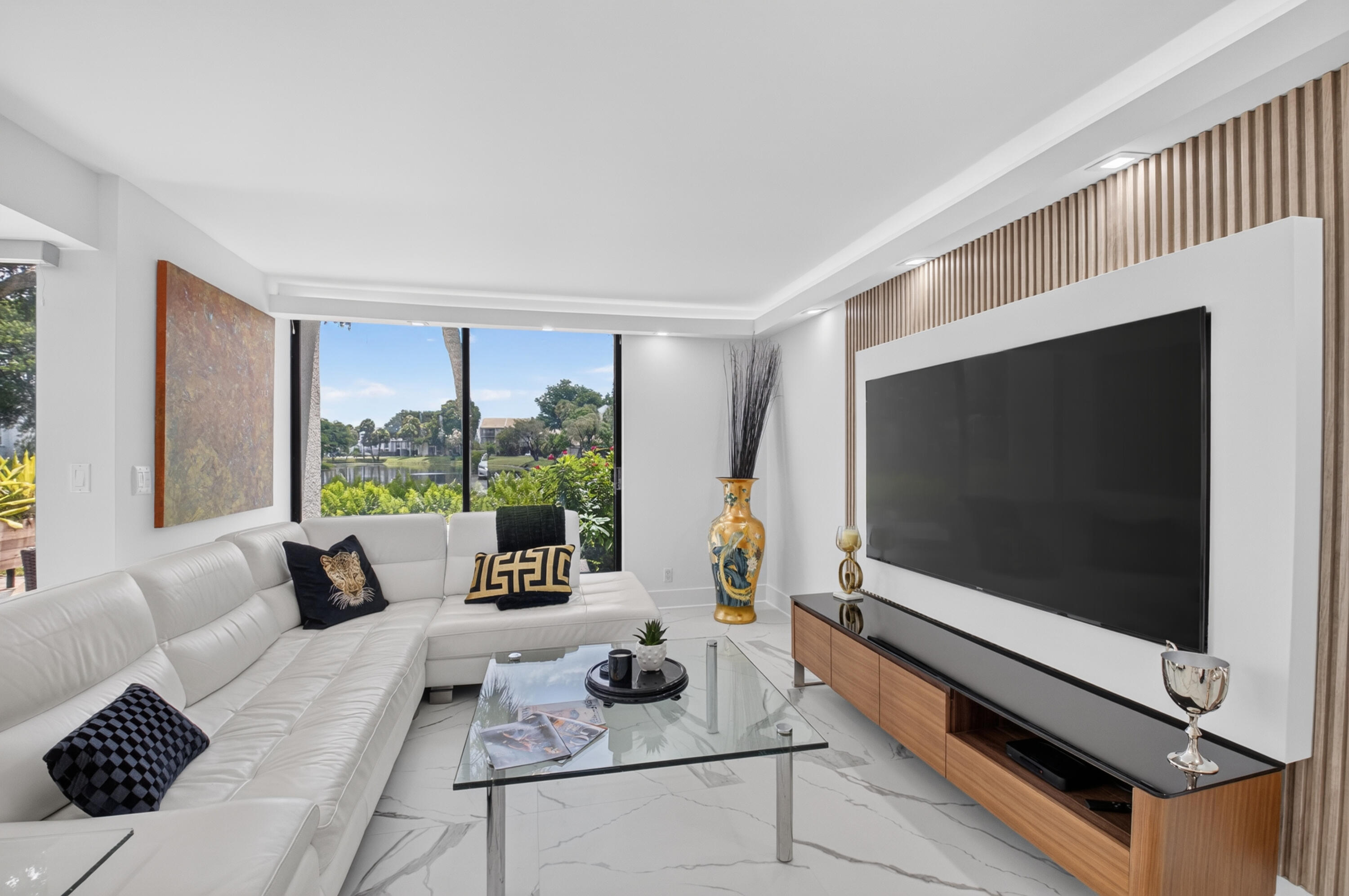 BRIDGEWOOD TOWNHOUSE CONDO - Residential