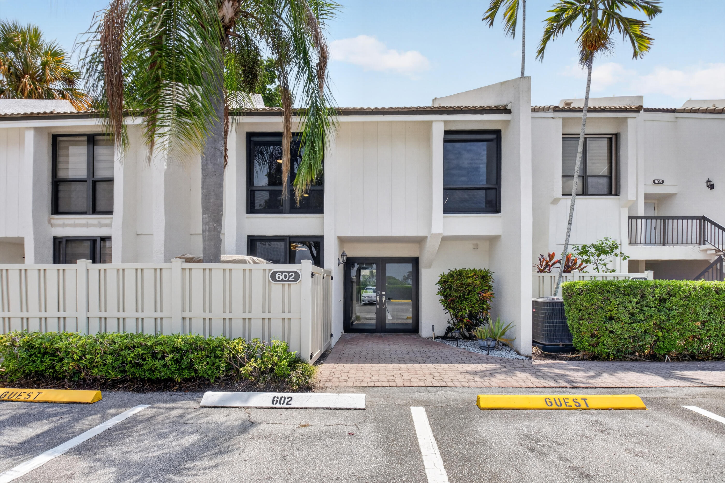 BRIDGEWOOD TOWNHOUSE CONDO - Residential