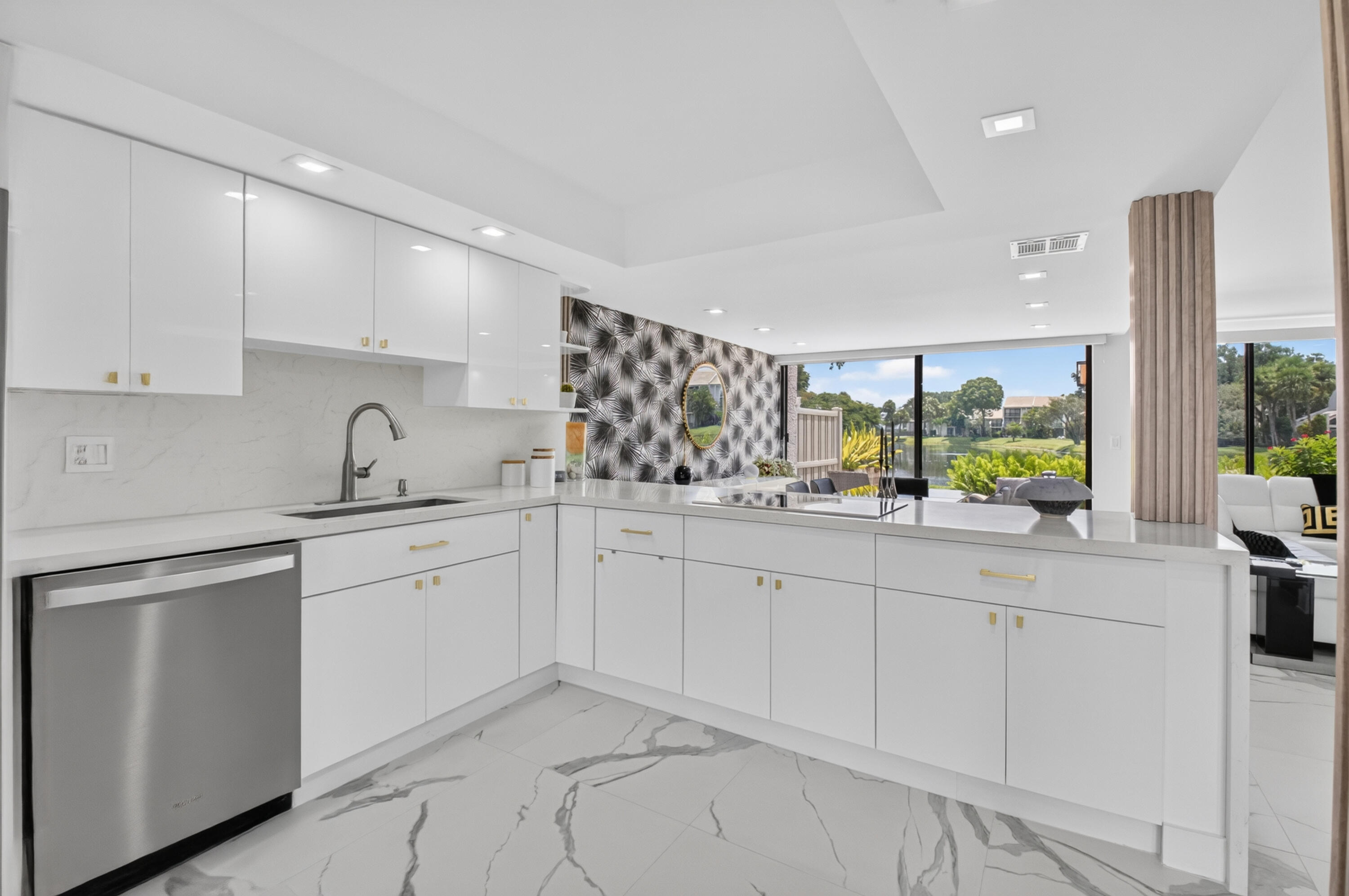 BRIDGEWOOD TOWNHOUSE CONDO - Residential
