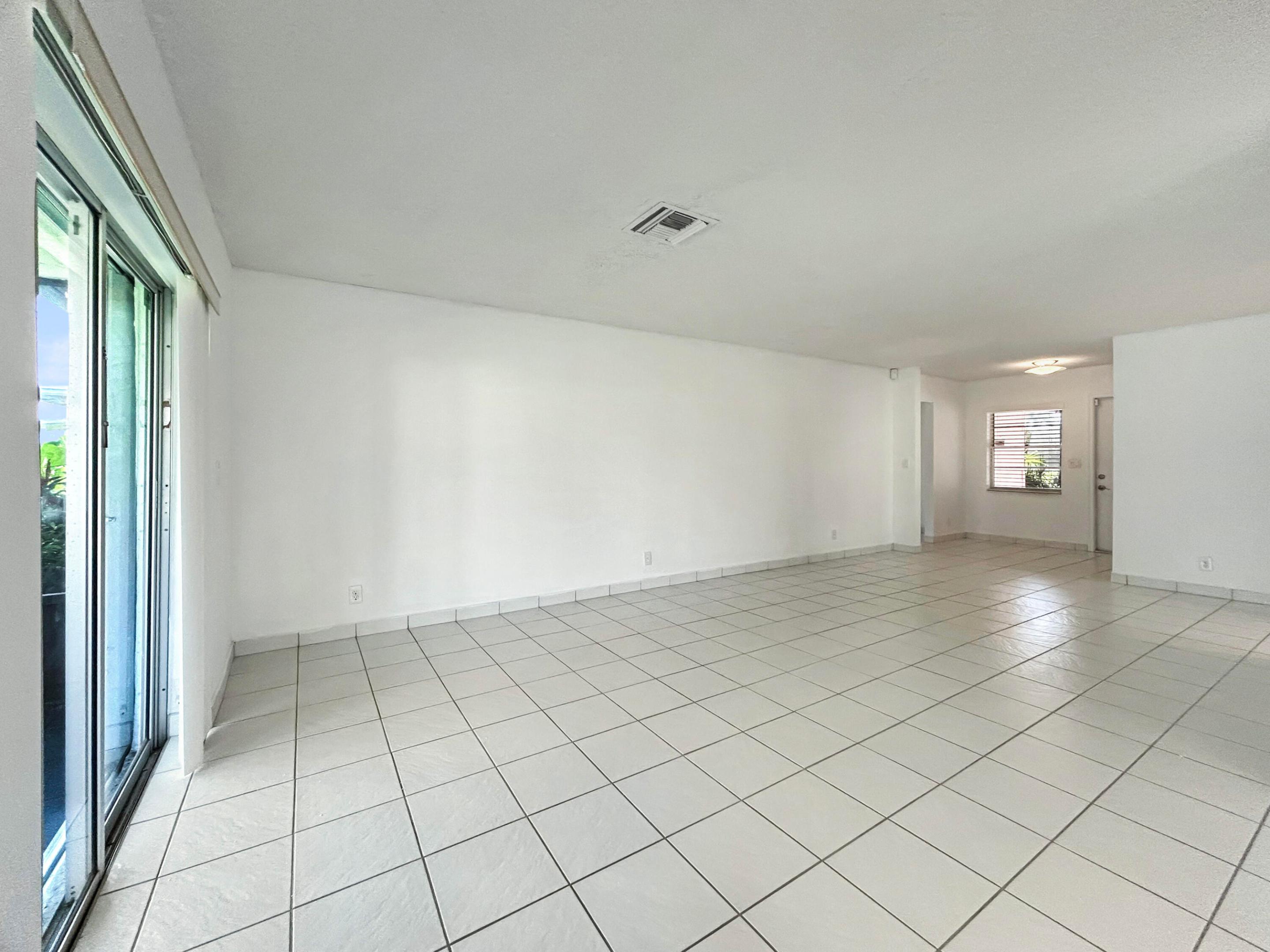 DELRAY VILLAS 4 / 5 - Residential