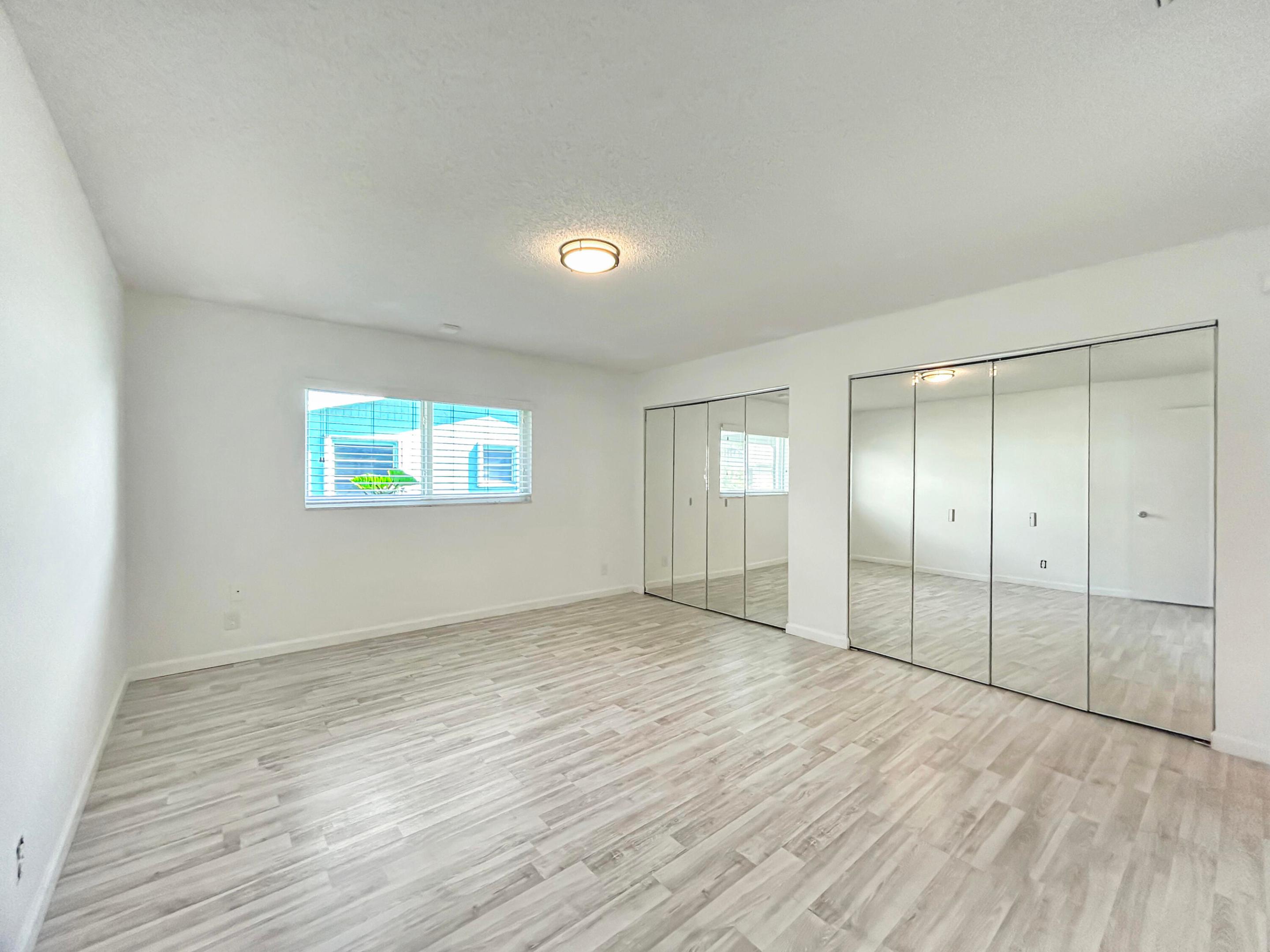 DELRAY VILLAS 4 / 5 - Residential