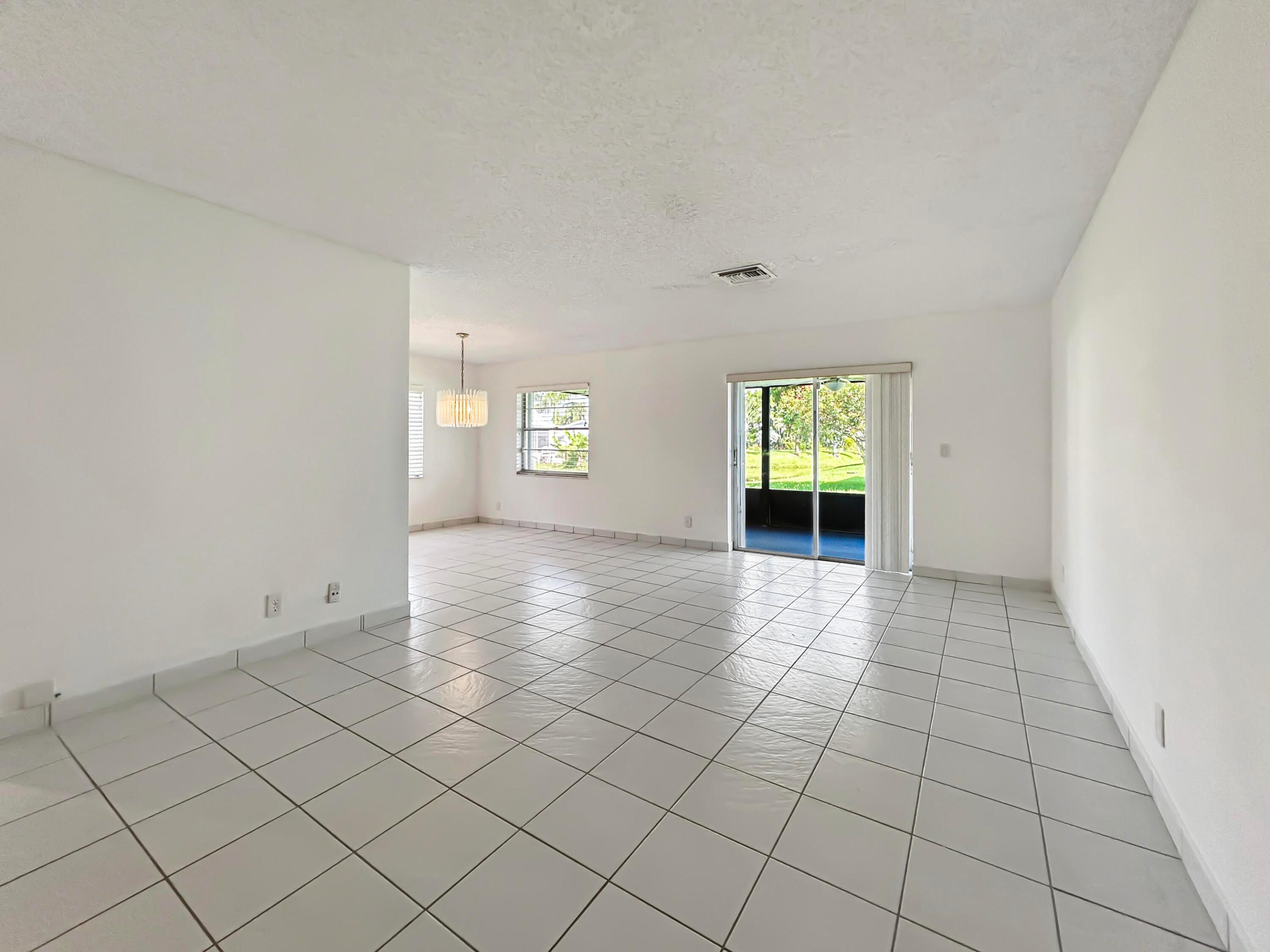 DELRAY VILLAS 4 / 5 - Residential