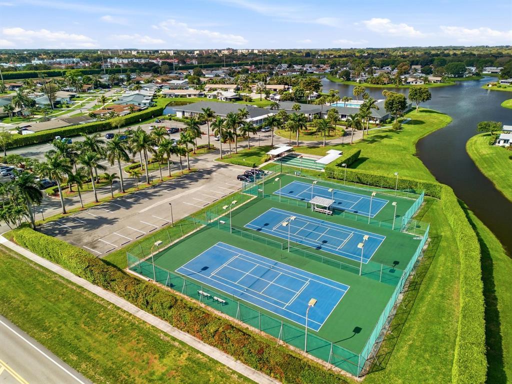 DELRAY VILLAS 4 / 5 - Residential