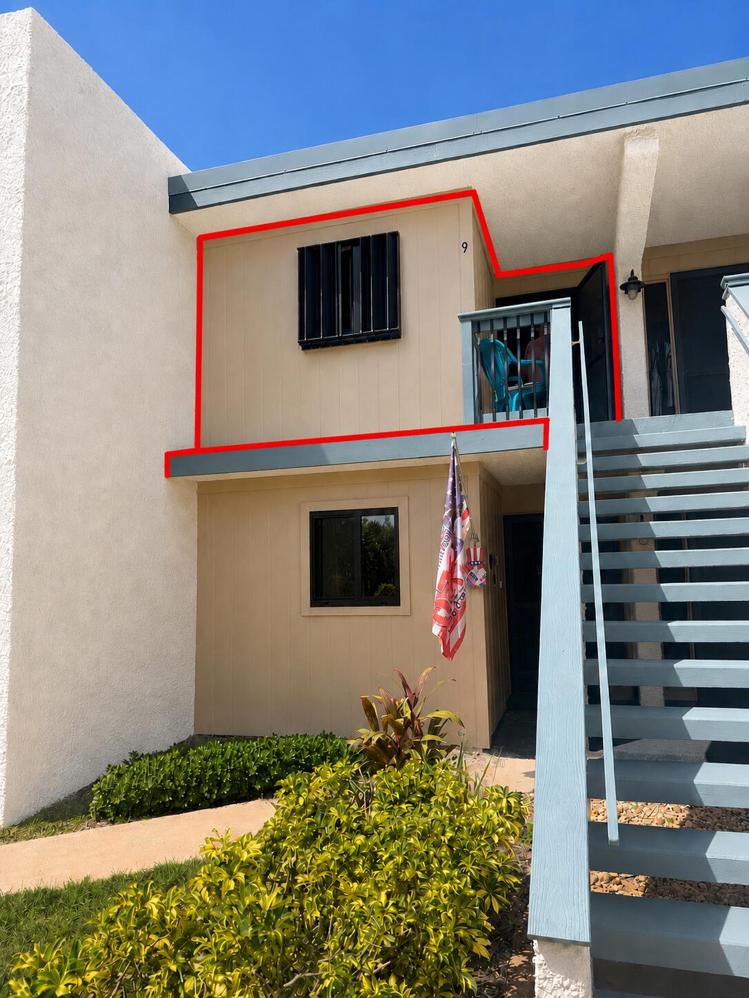 Beautifully updated 2BR/2BA, two-story condo in Beacon 21, Jensen Beach, offering 1,272 sq. ft. with water and marina views. Boat docks available . Features include a Florida room with new windows and blinds, quartz kitchen countertops, wood cabinetry throughout, luxury vinyl flooring throughout with no carpet, smooth ceilings with no popcorn, and A/C replaced in 2025. Enjoy resort-style amenities including a waterfront pool, clubhouse with kitchen and pool tables, pickleball and tennis courts. Minutes to downtown Jensen Beach, beaches, shopping, dining, and marinas. Move-in ready coastal living in a sought-after waterfront community.