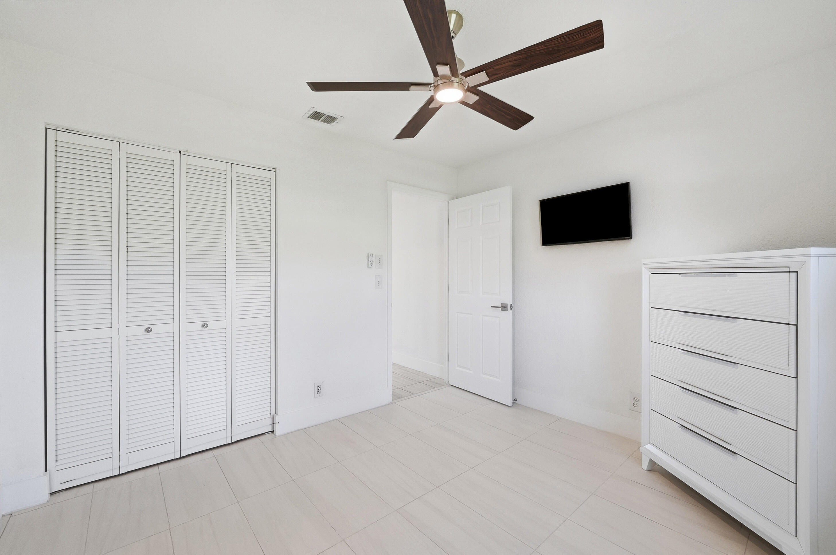 MEADOWS 300 1 - Residential