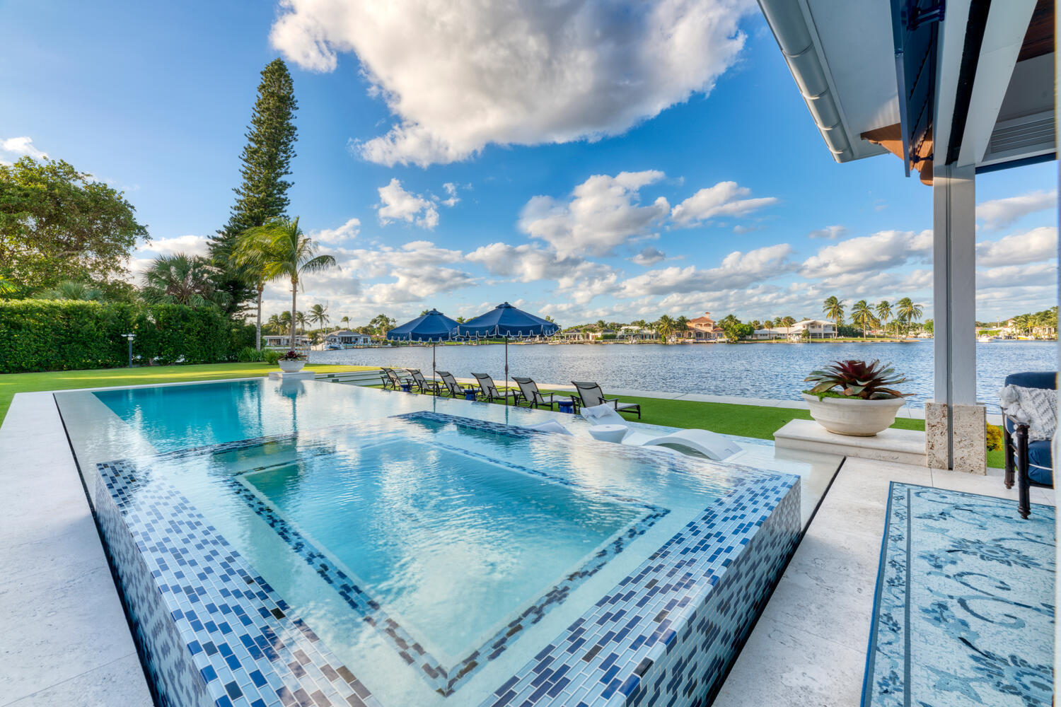 NORTH PALM BEACH VILLAGE OF 6 - Residential