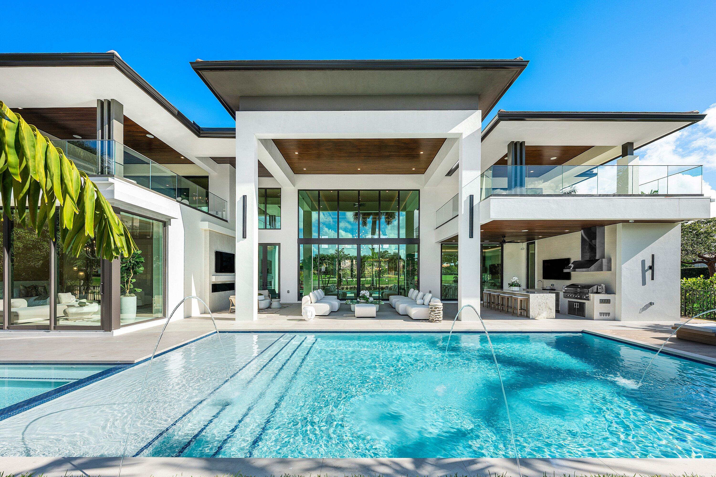 ROYAL PALM YACHT & COUNTRY CLUB - Residential