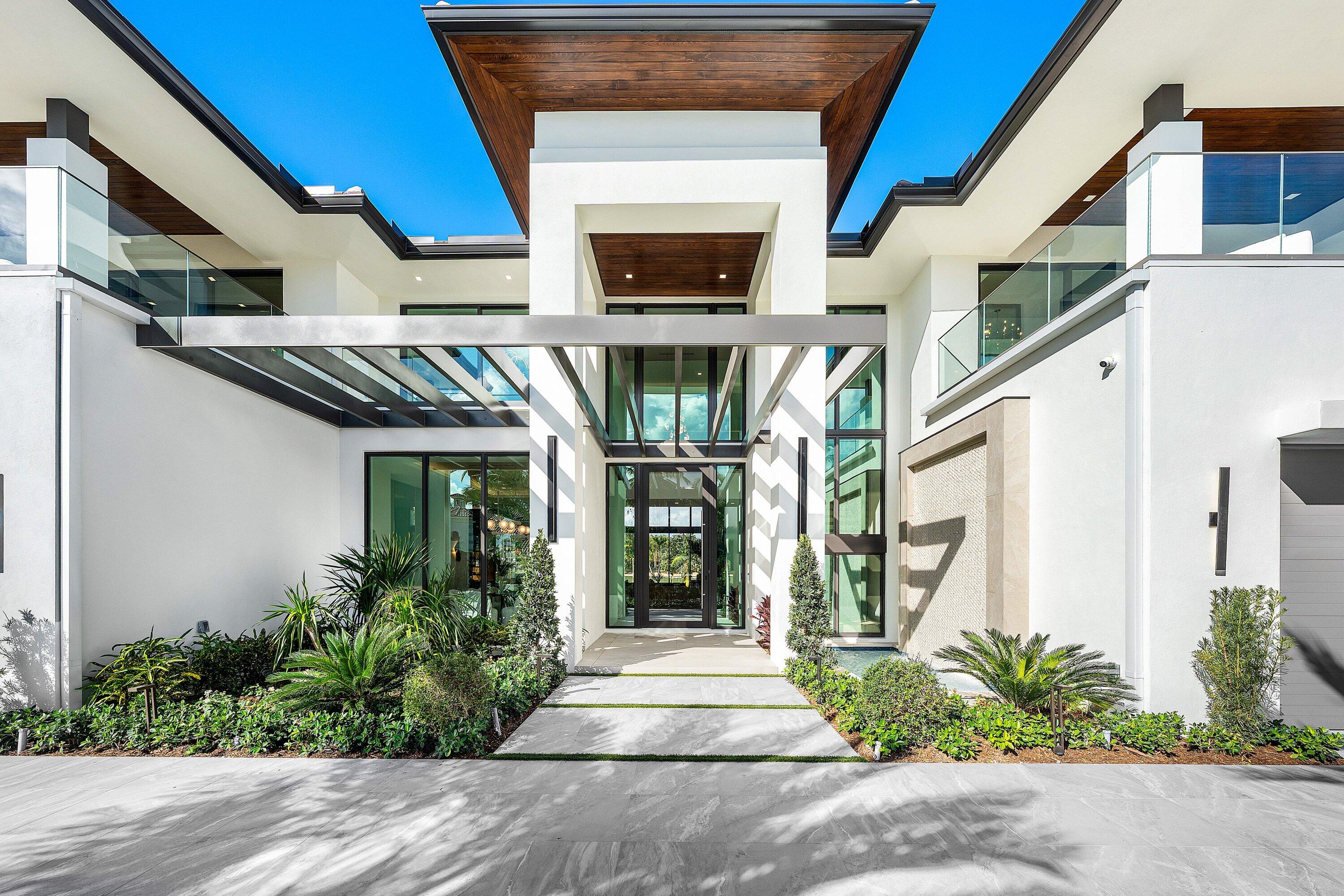 ROYAL PALM YACHT & COUNTRY CLUB - Residential