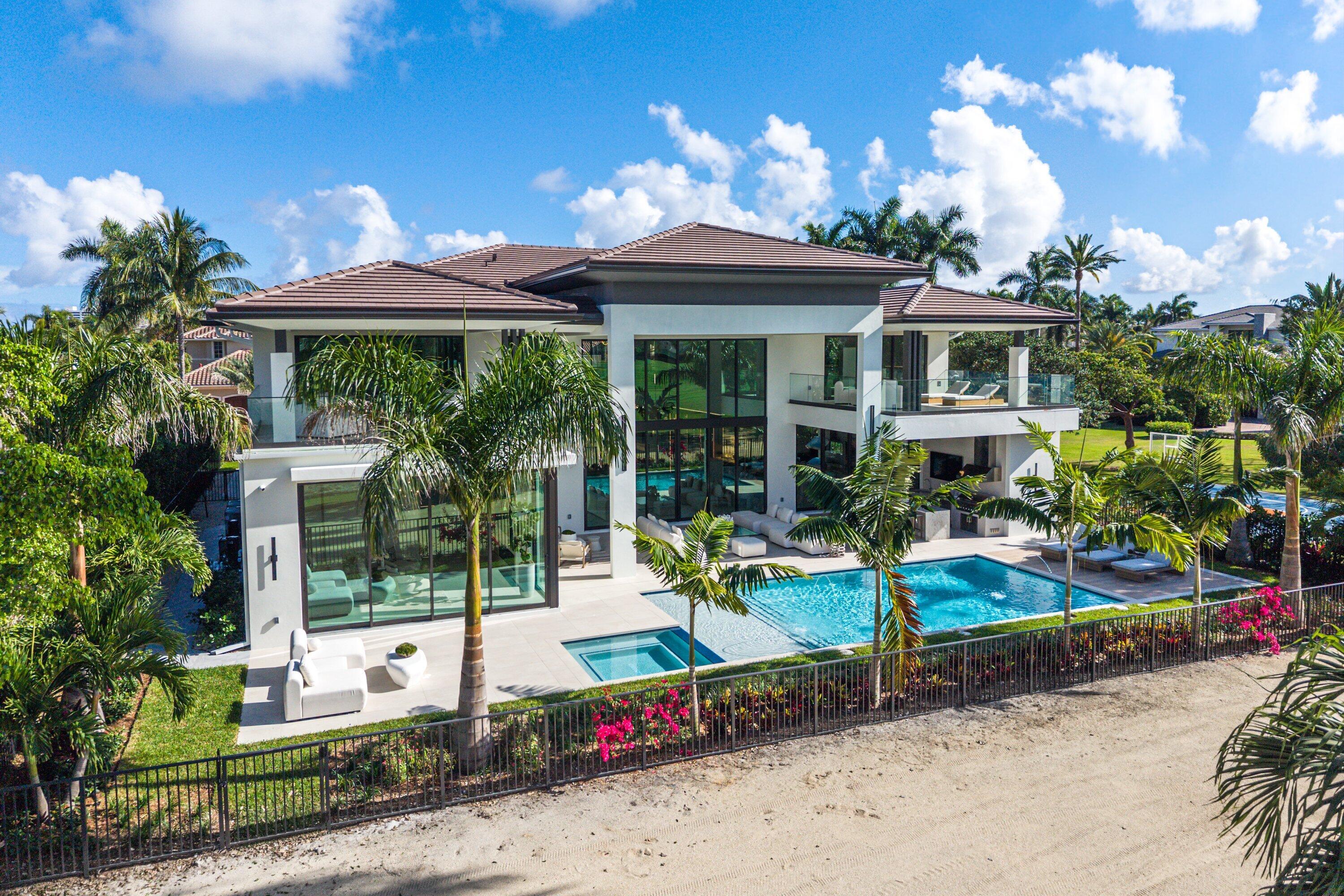 ROYAL PALM YACHT & COUNTRY CLUB - Residential
