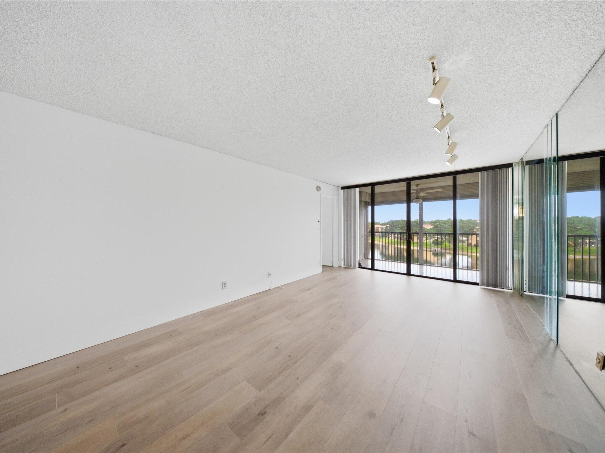 CORAL GATE X CONDO - Residential