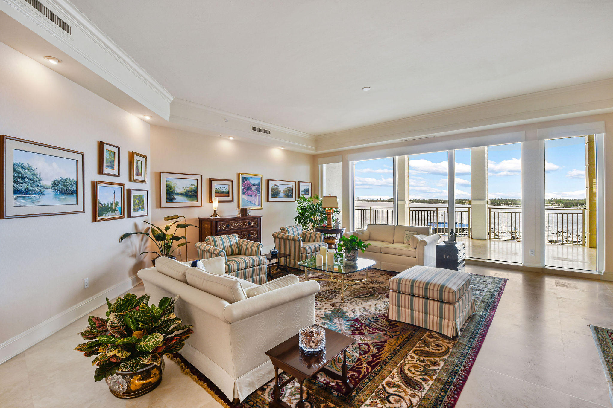ONE WATERMARK PLACE OF THE PALM BEACHES - Residential