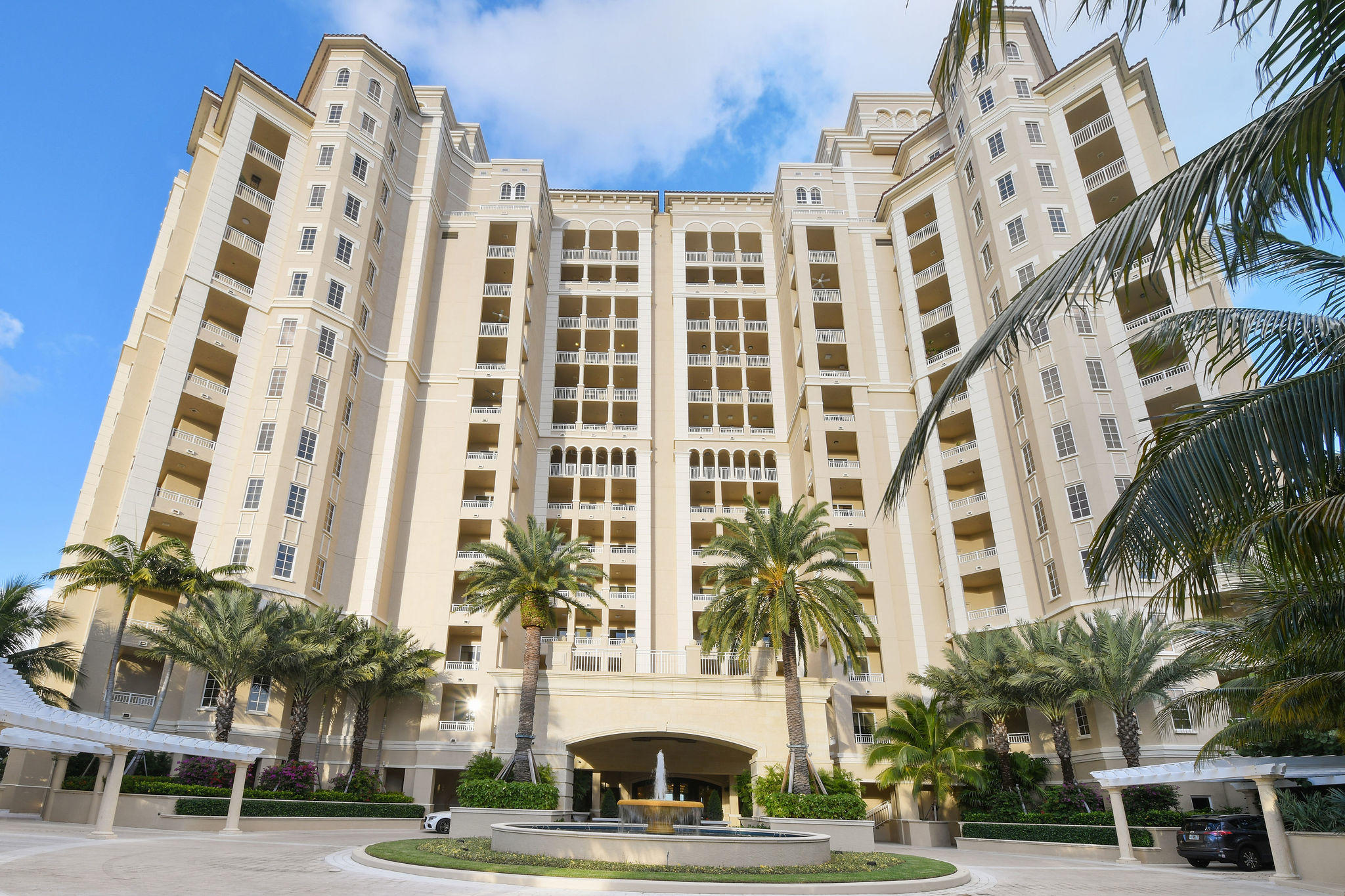 ONE WATERMARK PLACE OF THE PALM BEACHES - Residential