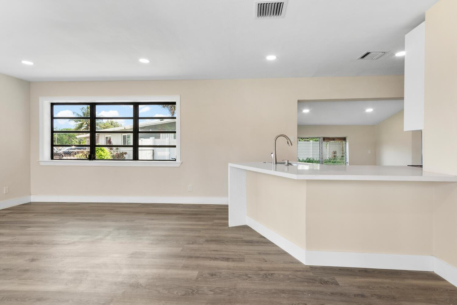 Lauderdale Villas 29-37 B - Residential