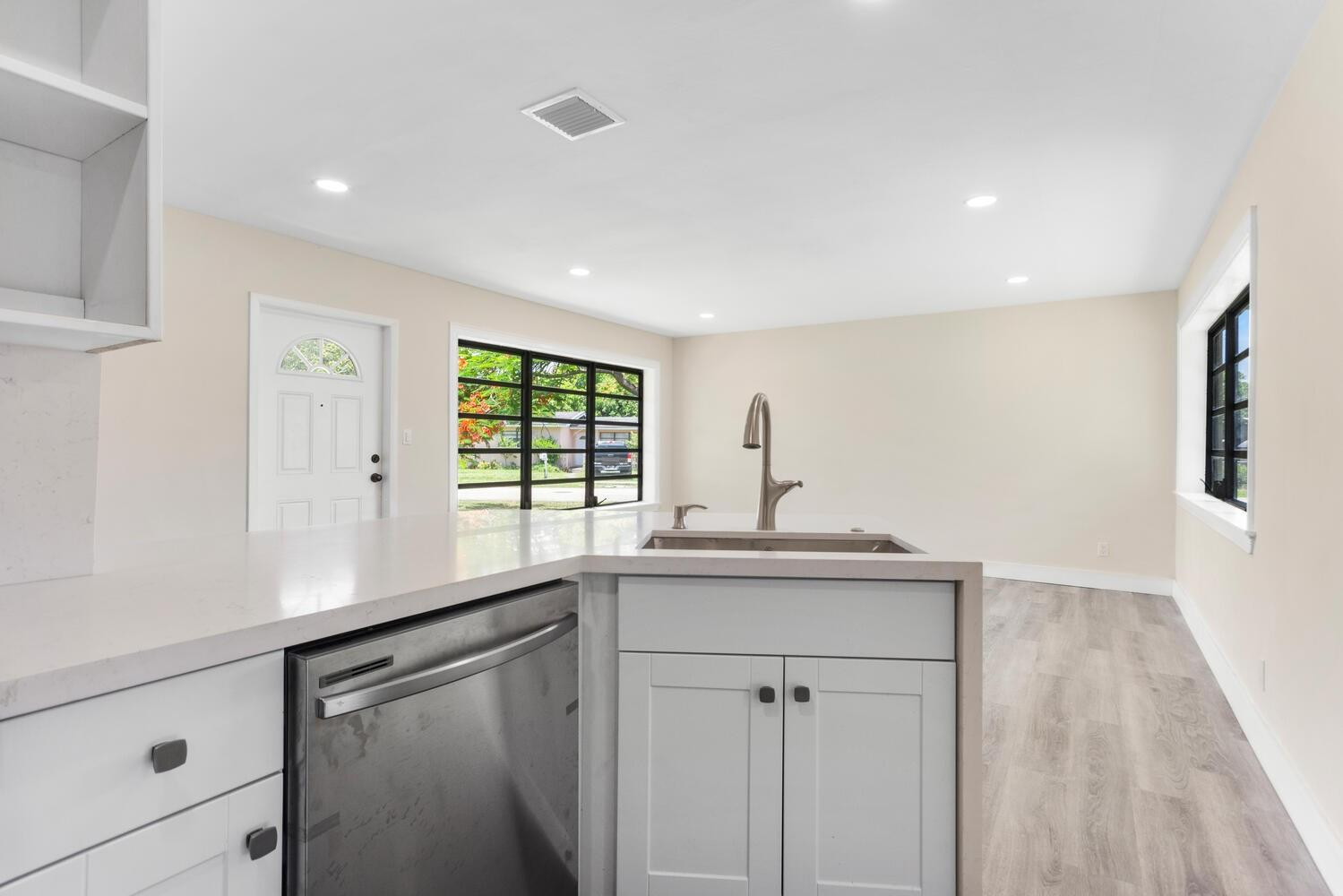 Lauderdale Villas 29-37 B - Residential