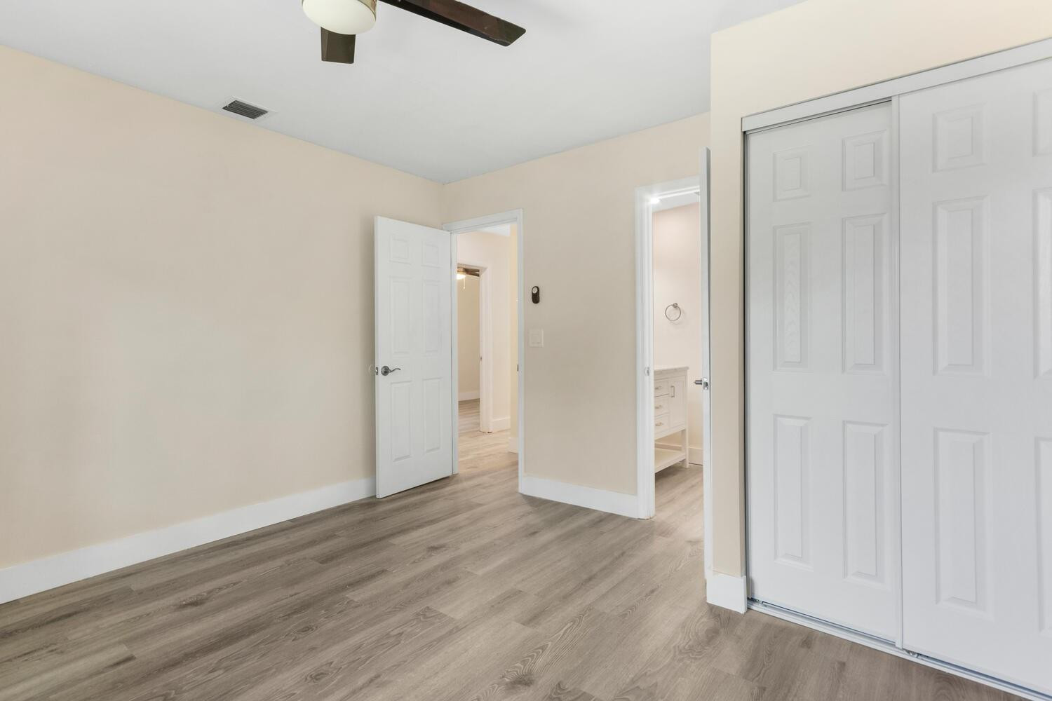 Lauderdale Villas 29-37 B - Residential