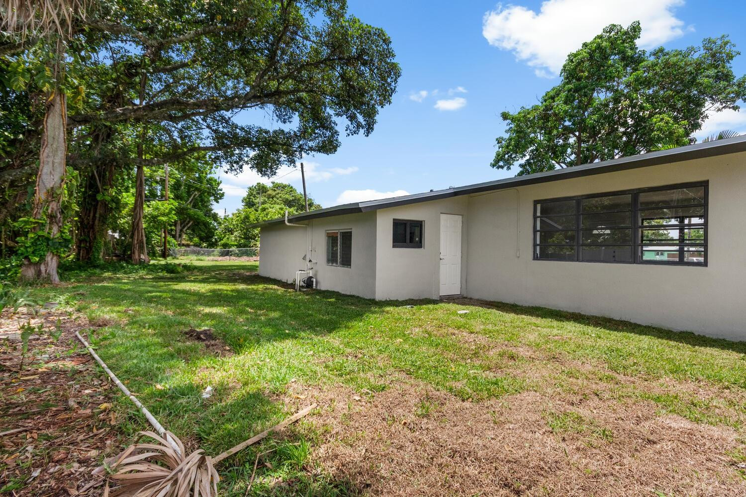 Lauderdale Villas 29-37 B - Residential